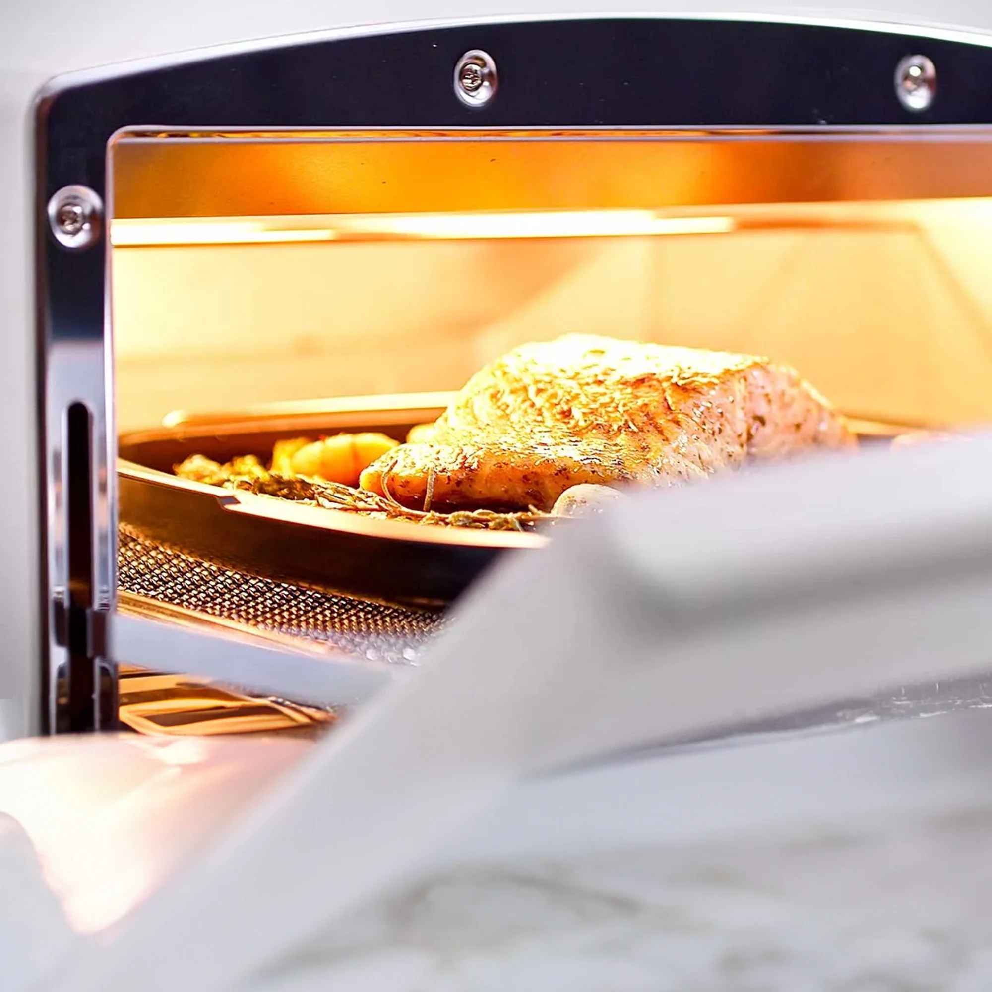 Sengoku SET-G16A(W) HeatMate Graphite Compact Countertop Toaster Oven with 4 Non-Stick Pans for Toasting and Baking, 120 Volt, Eggshell White