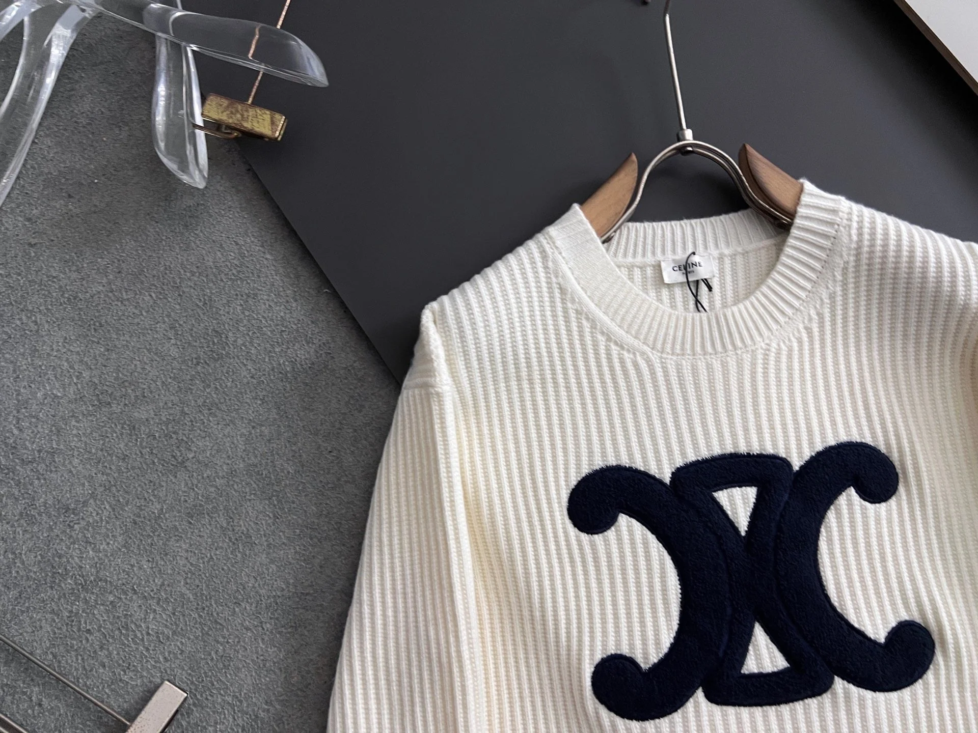 High-gram weight knitted wool cardigan