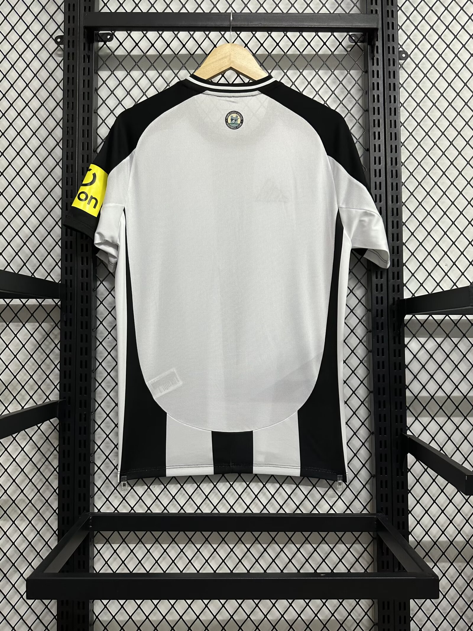 2024/25 Newcastle United home jersey 1:1 Thai quality