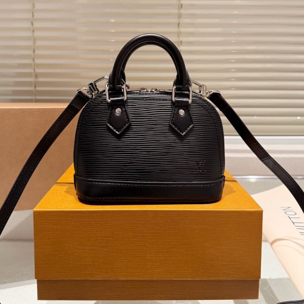 Louis Vuitton Nano Alma Epi Noir Black 7.1 Inches M81945