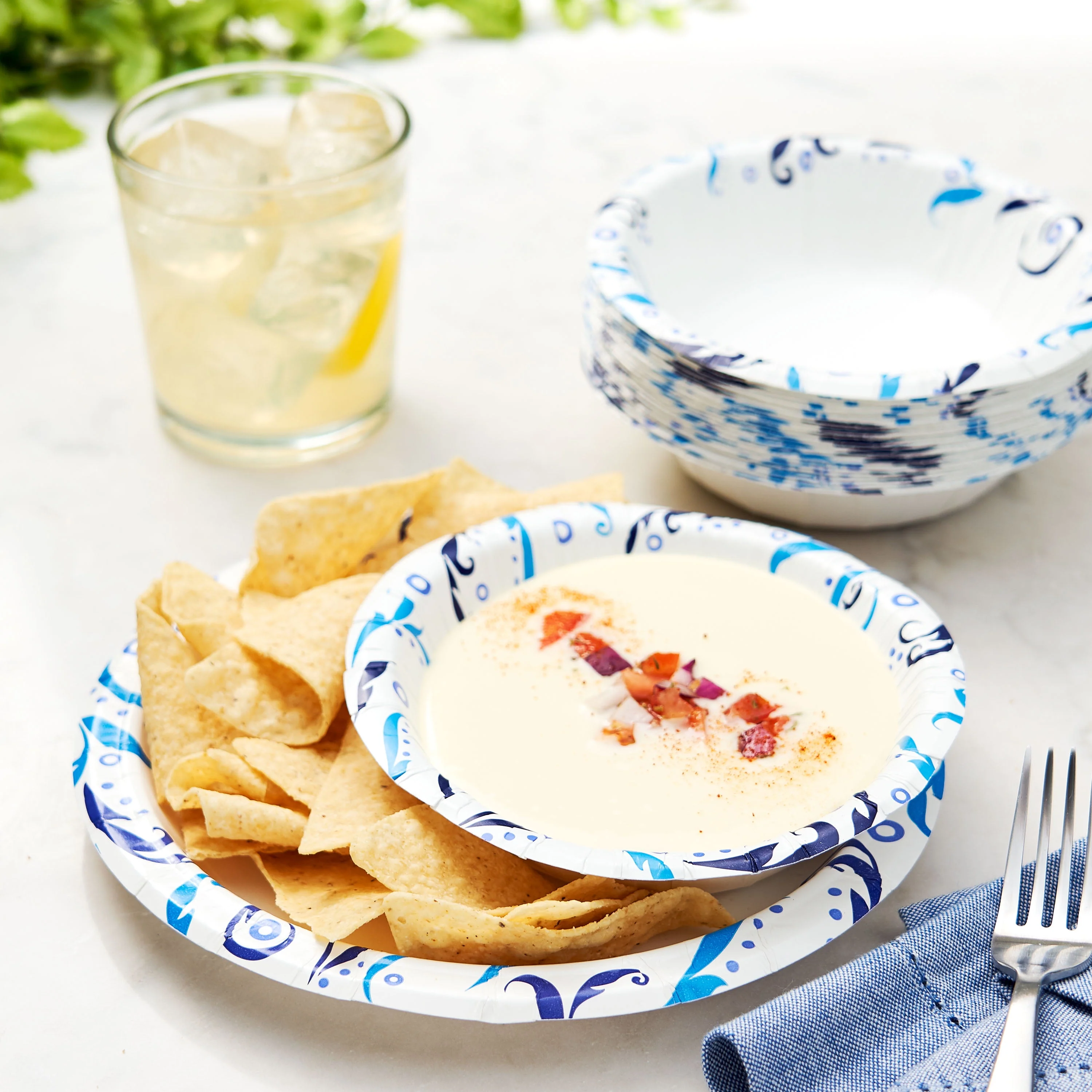 Great Value Everyday Strong, Soak Proof, Microwave Safe, Disposable Paper Bowls, 10 oz, 70 Bowls, Patterned