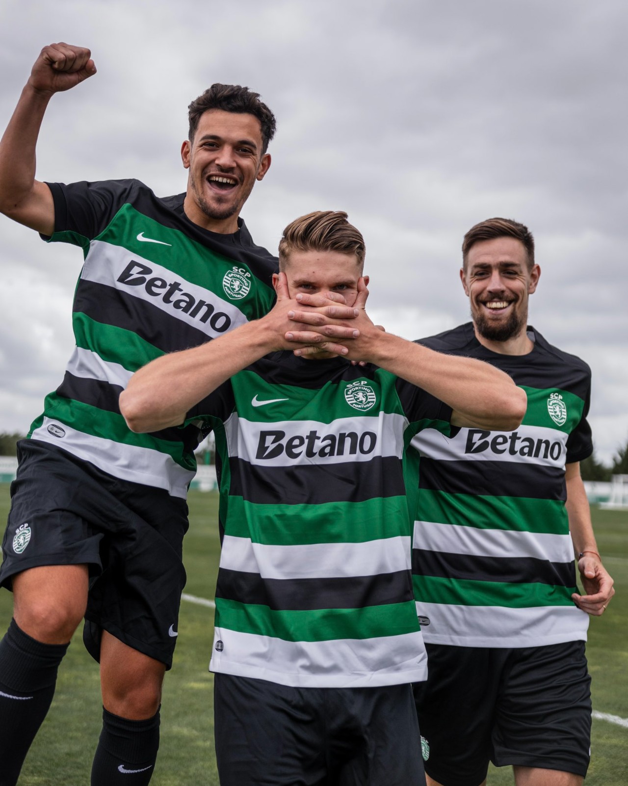 Sporting CP 2024-25 Thuistenue