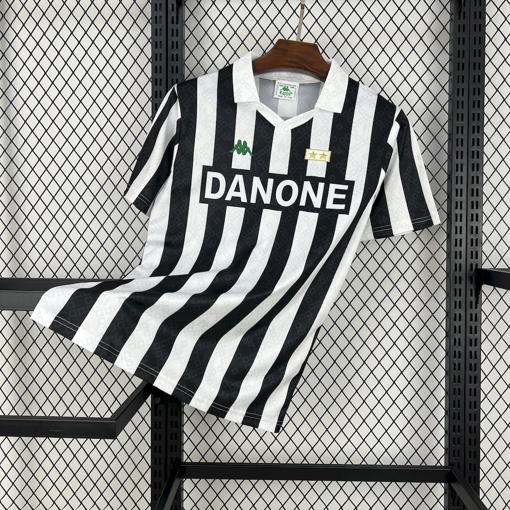Retro Juventus 1992-94 Home Jersey