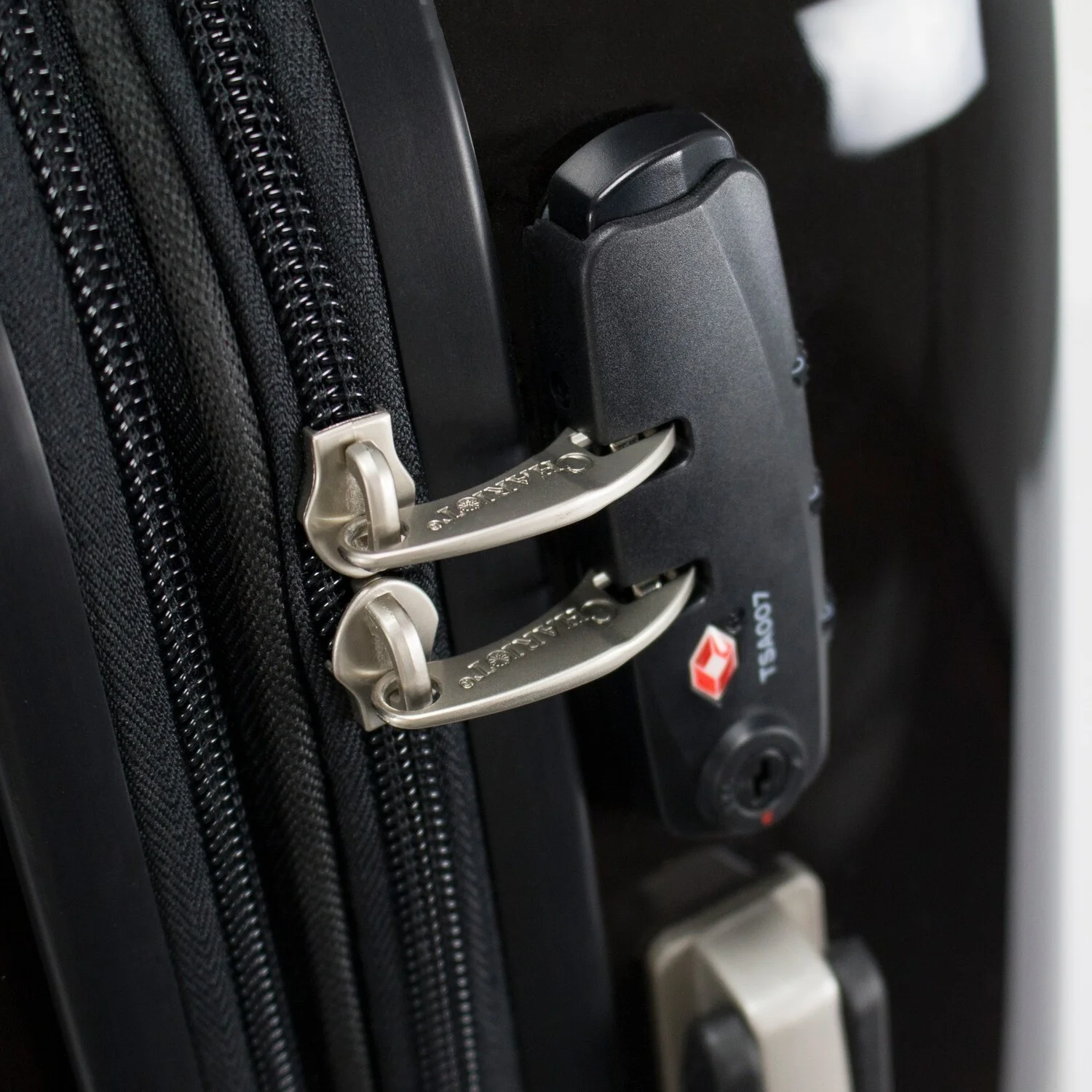 Chariot Stallion 3-Piece Hardside Expandable Spinner Luggage Set