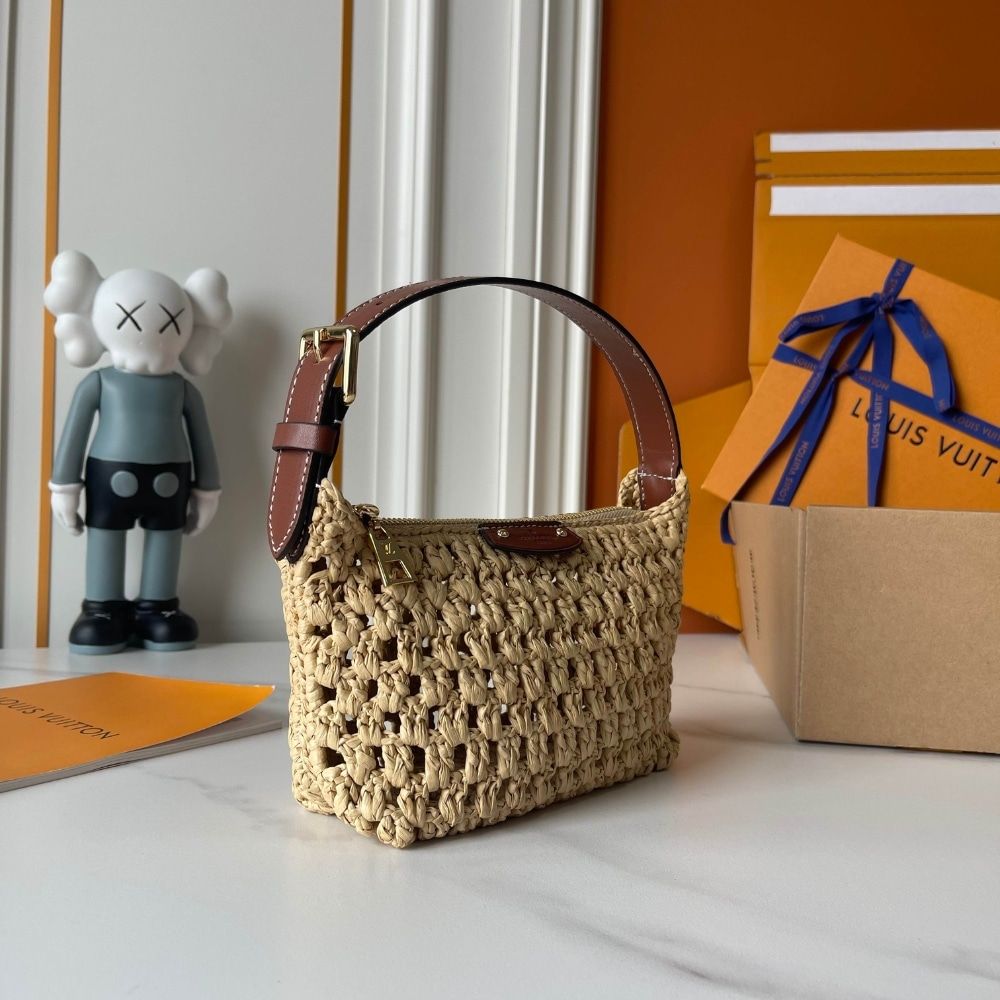 Louis Vuitton Hills Pochette Raffia Natural Tan 7.1 Inches M14304