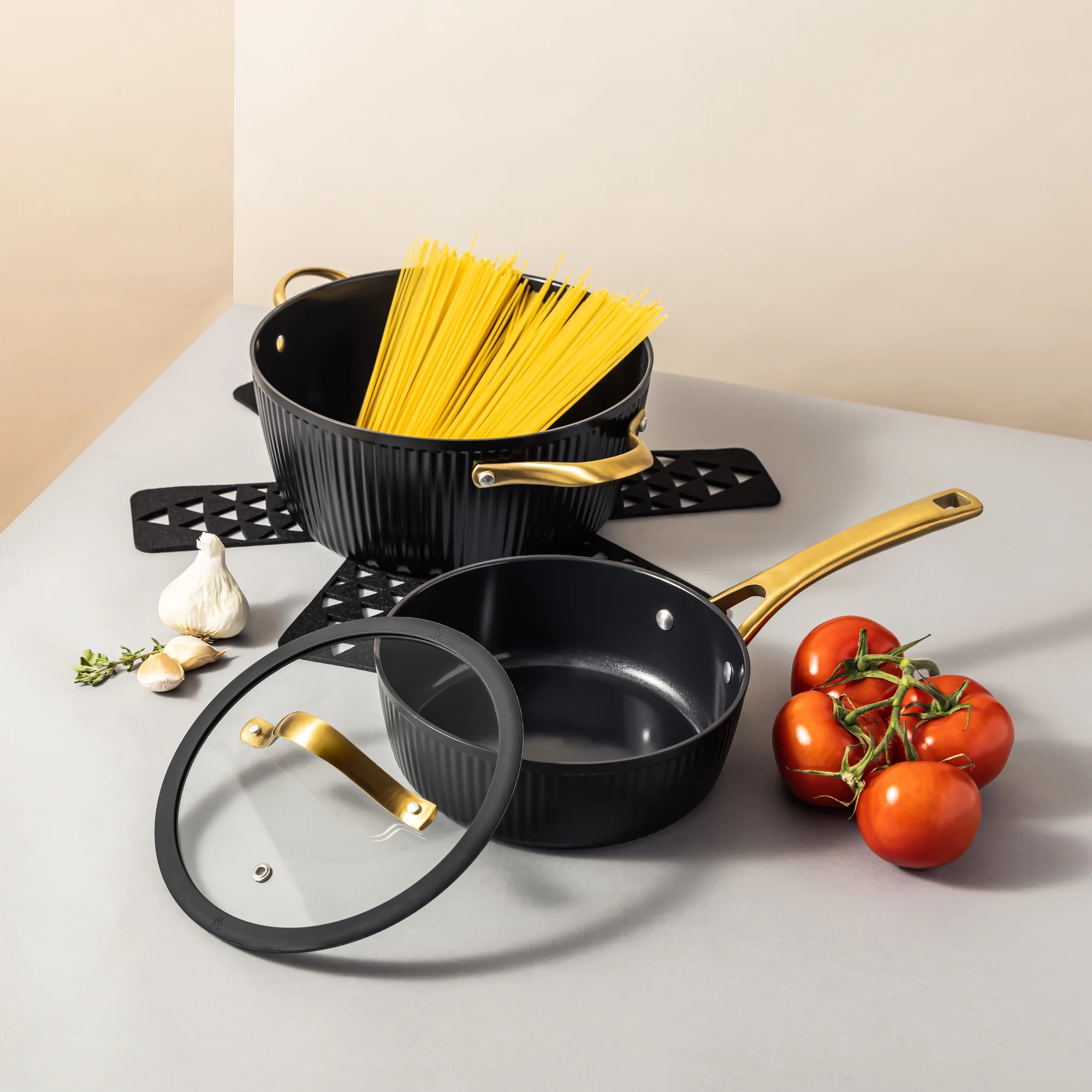 Thyme & Table 12-Piece Nonstick Signature Ribbed Cookware Set, Pots and Pans Set - Black & Gold