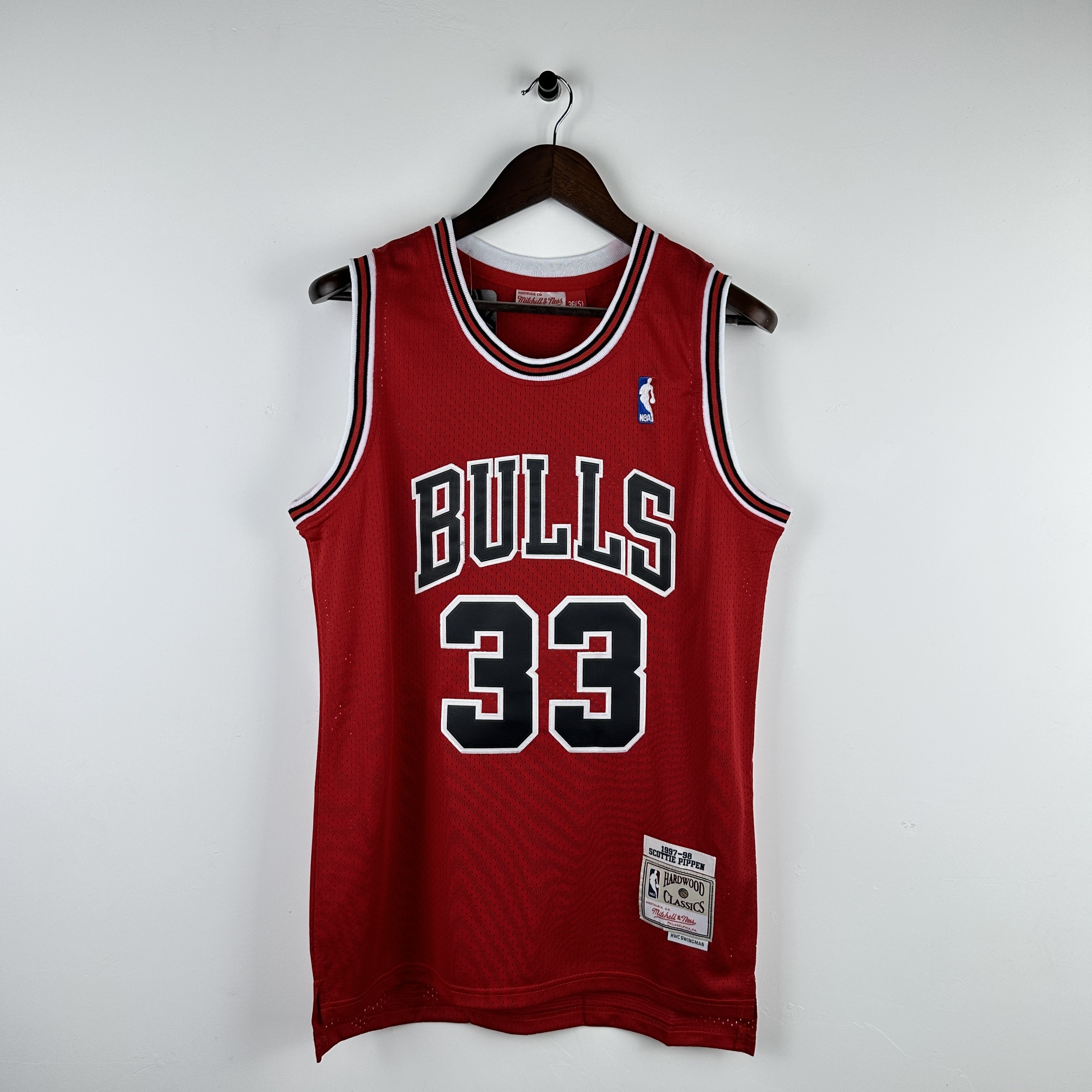 Embroidered MN retro jersey, Bulls 97/98 season, red, No. 33, Scottie Pippen