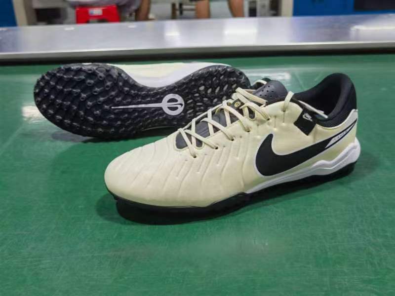 Tiempo Legend 10 Soccer Cleats -Descrip Football Shoes