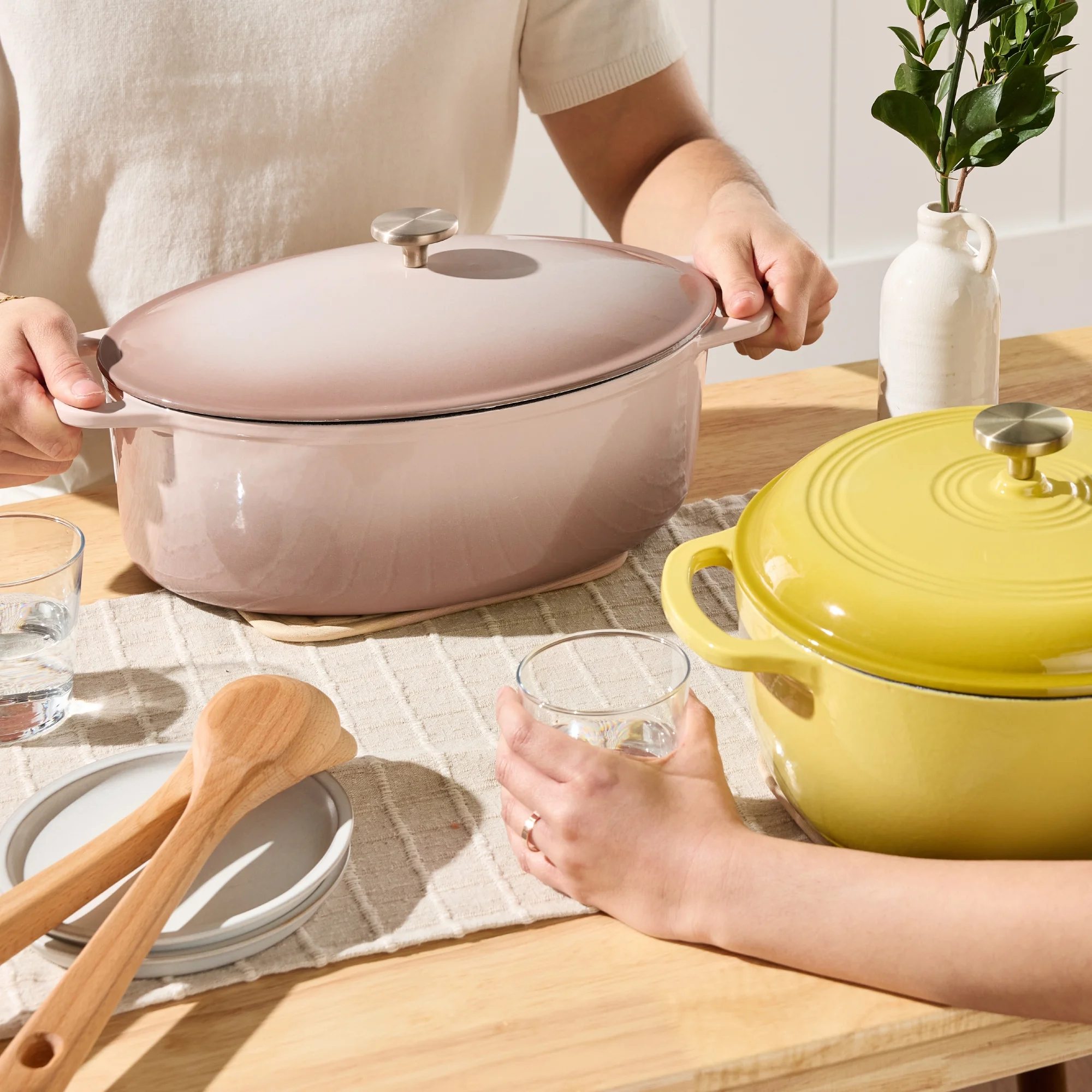 Best Choice Products Oval 7.5 Quart Cast-Iron Dutch Oven, Heavy-Duty w/ Enamel, Side Handles - Vanilla Buttercream