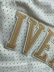 Allen Iverson Philadelphia 76ers 3 White MN