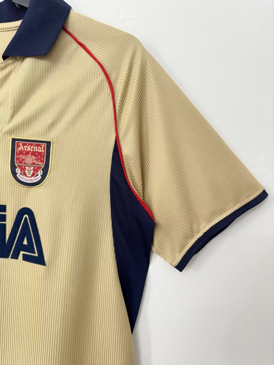 2001/02 Arsenal Away Retro Jersey - Fans Edition
