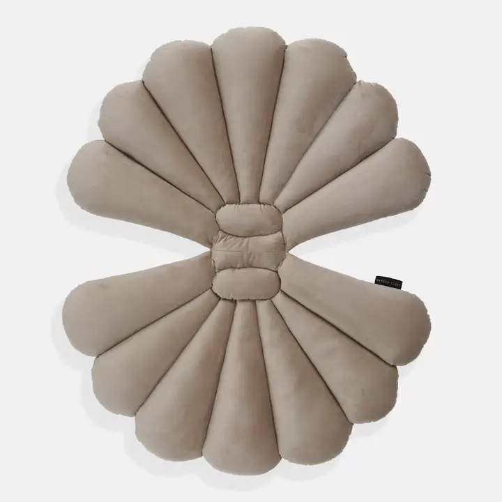Shell Cushion Beige