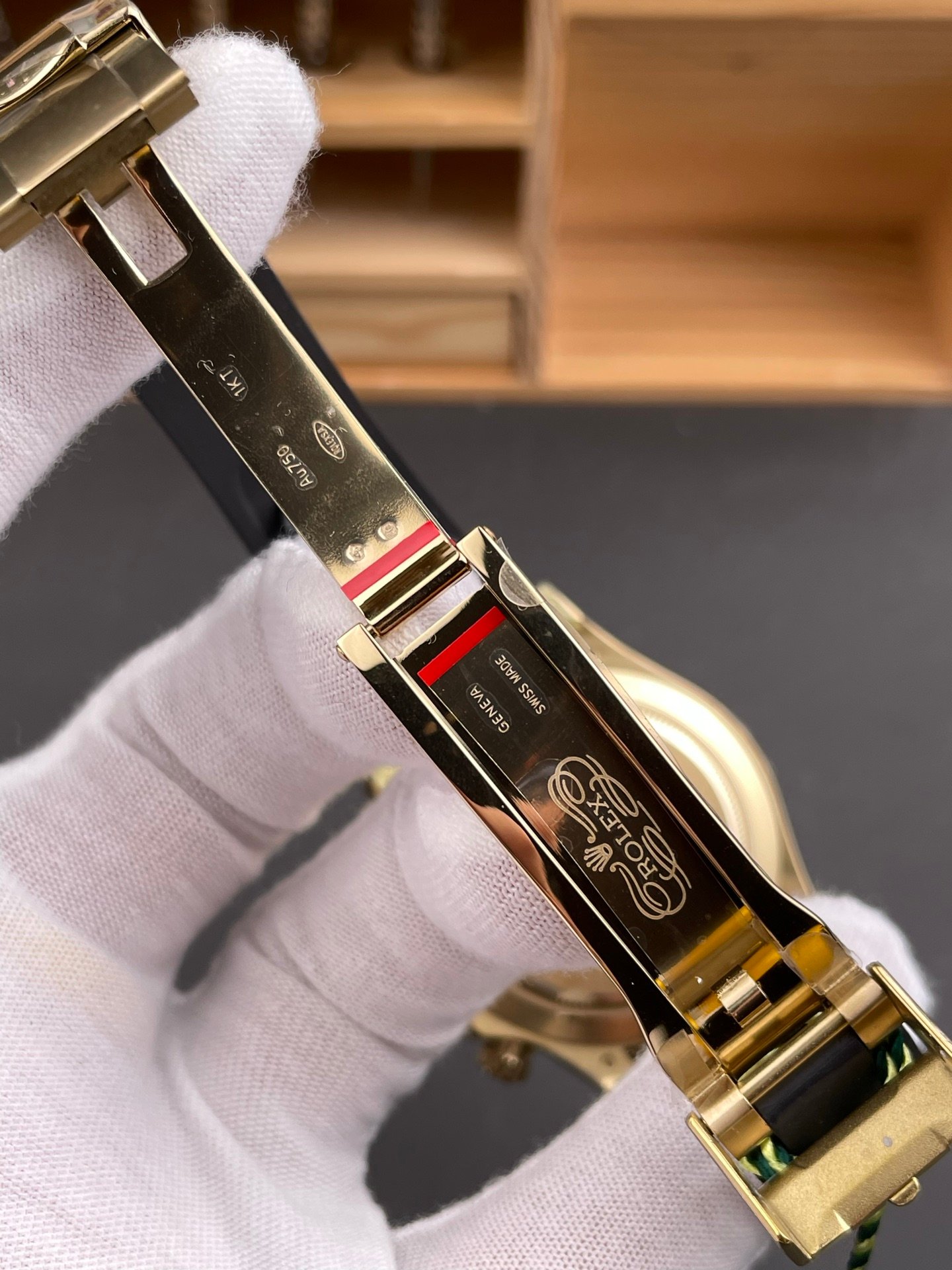 Rolex Daytona Black Diamond Gold Rubber