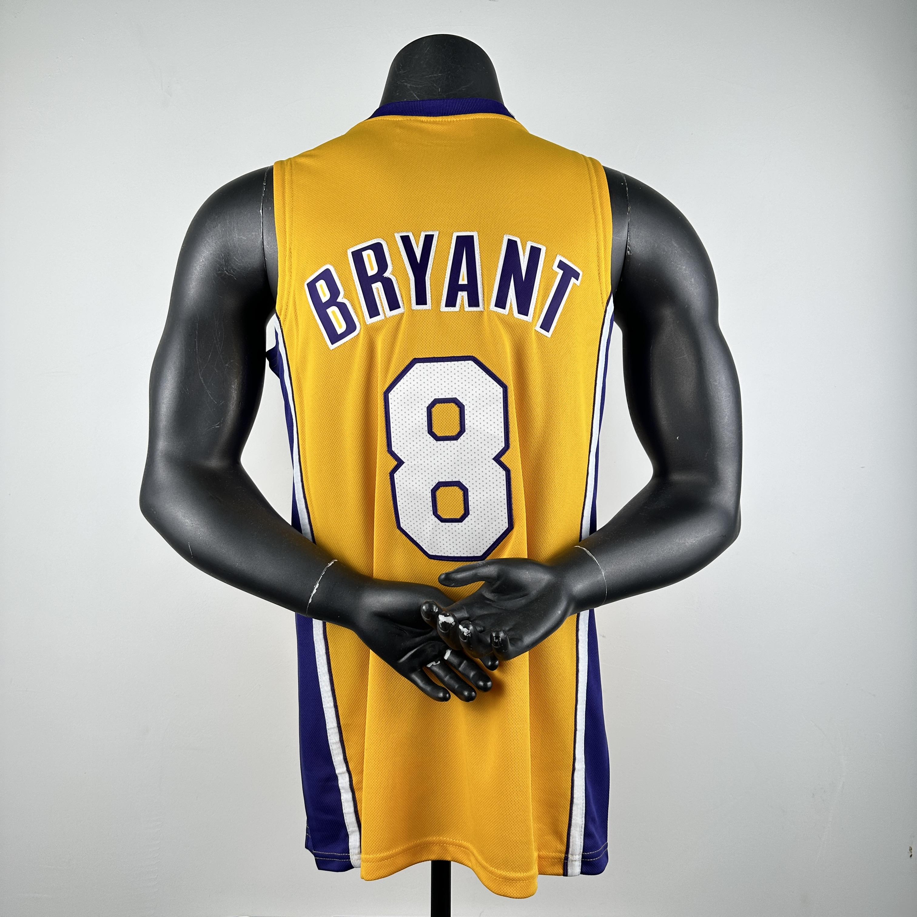 Embroidered MN Retro Jersey Lakers 00/01 Season V-neck Yellow No. 8 Kobe