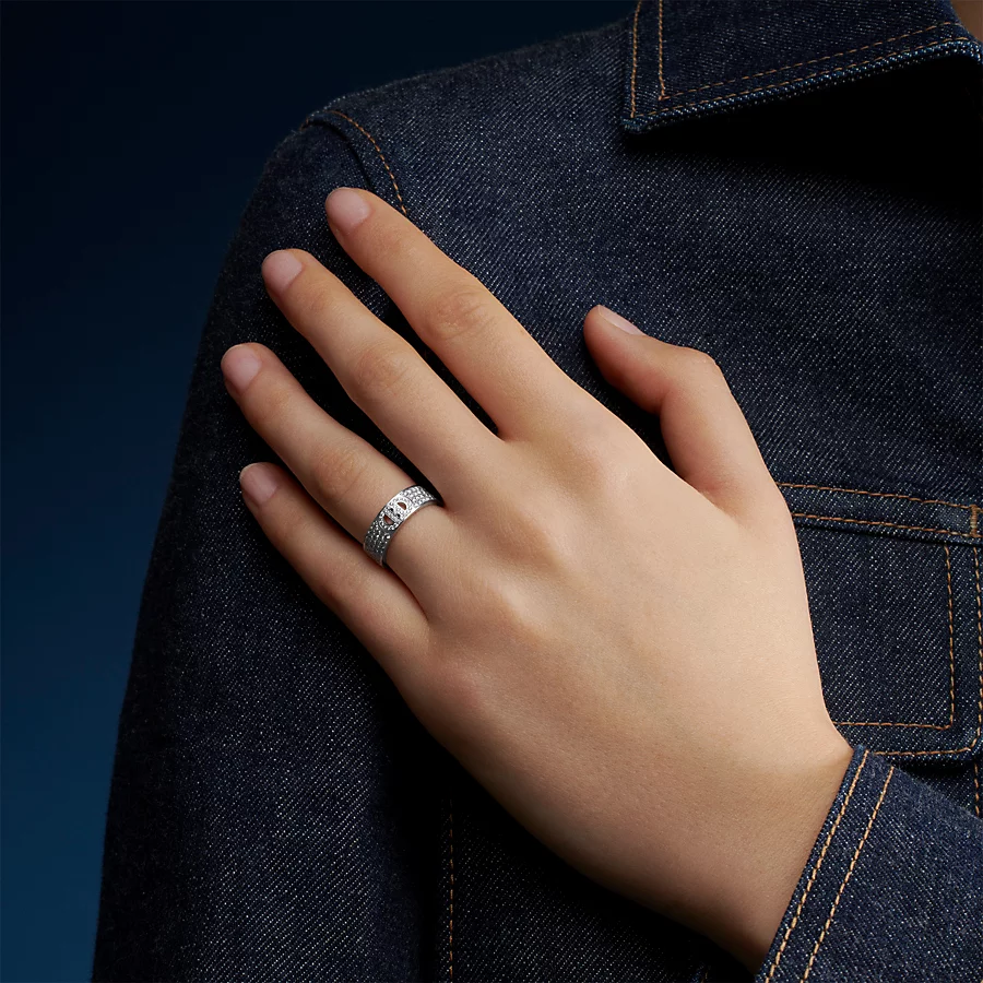 H dAncre ring