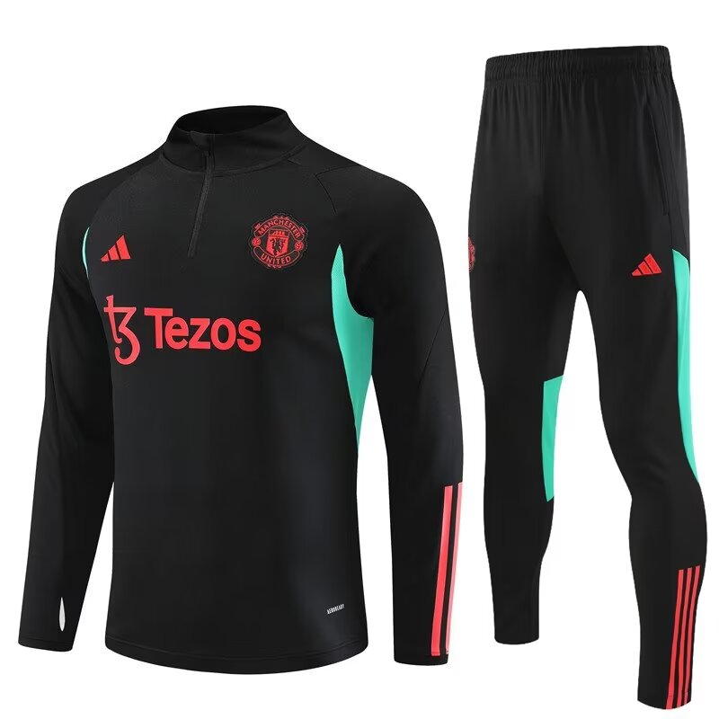 2023/2024 Manchester United half-pull training suit black suit