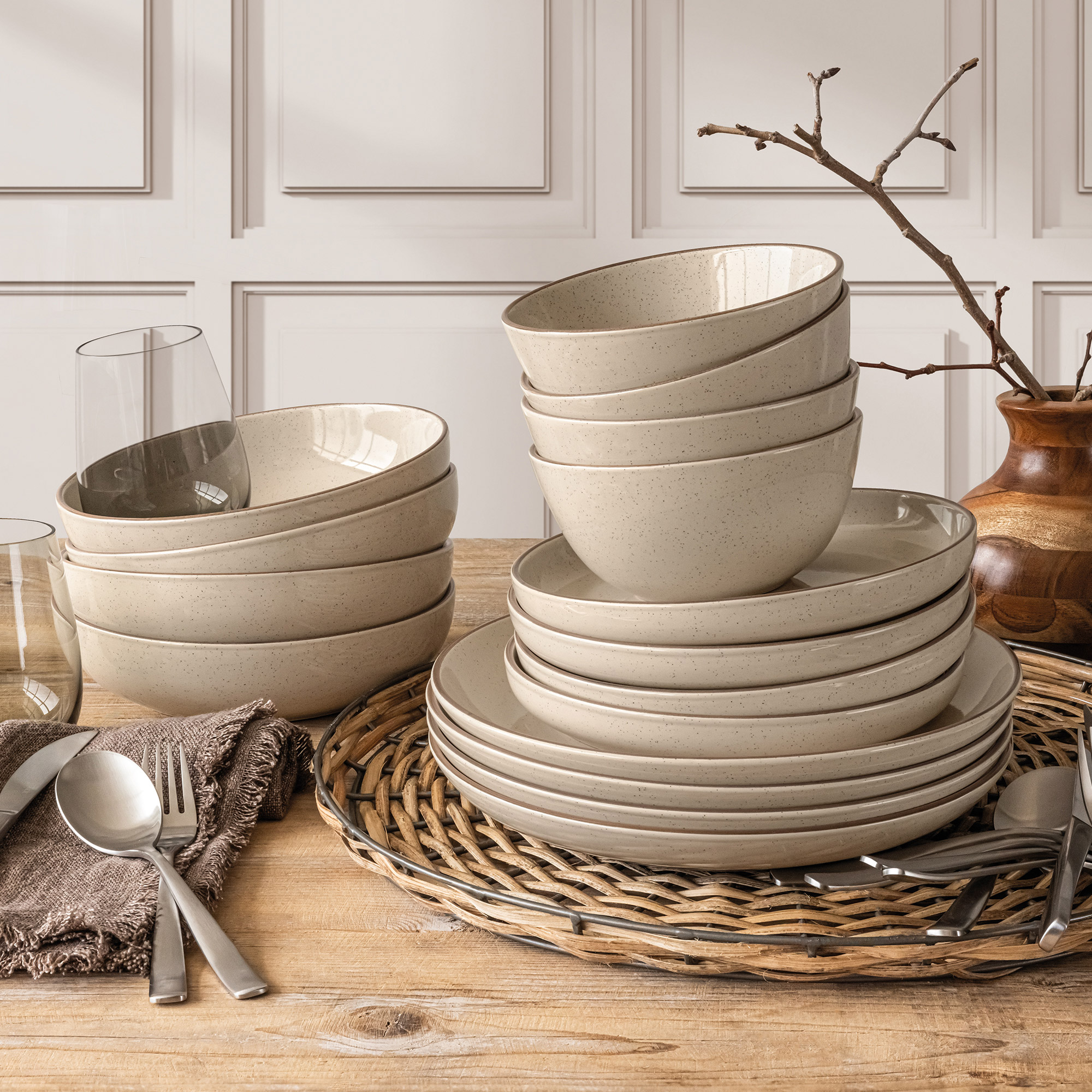 over&back Options 16-piece Dinnerware Set