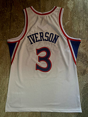 Allen Iverson Philadelphia 76ers 3 White MN