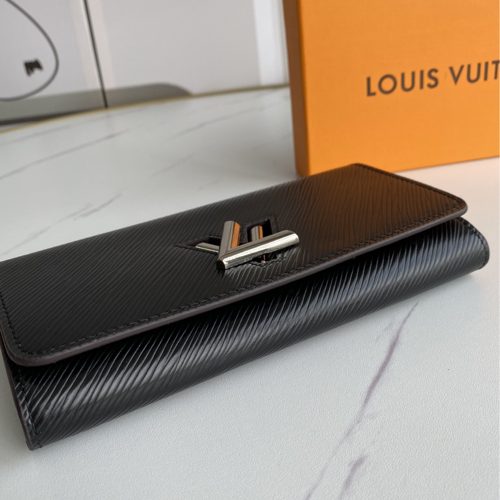 Louis Vuitton Twist Wallet Epi Black 7.5 Inches M67510