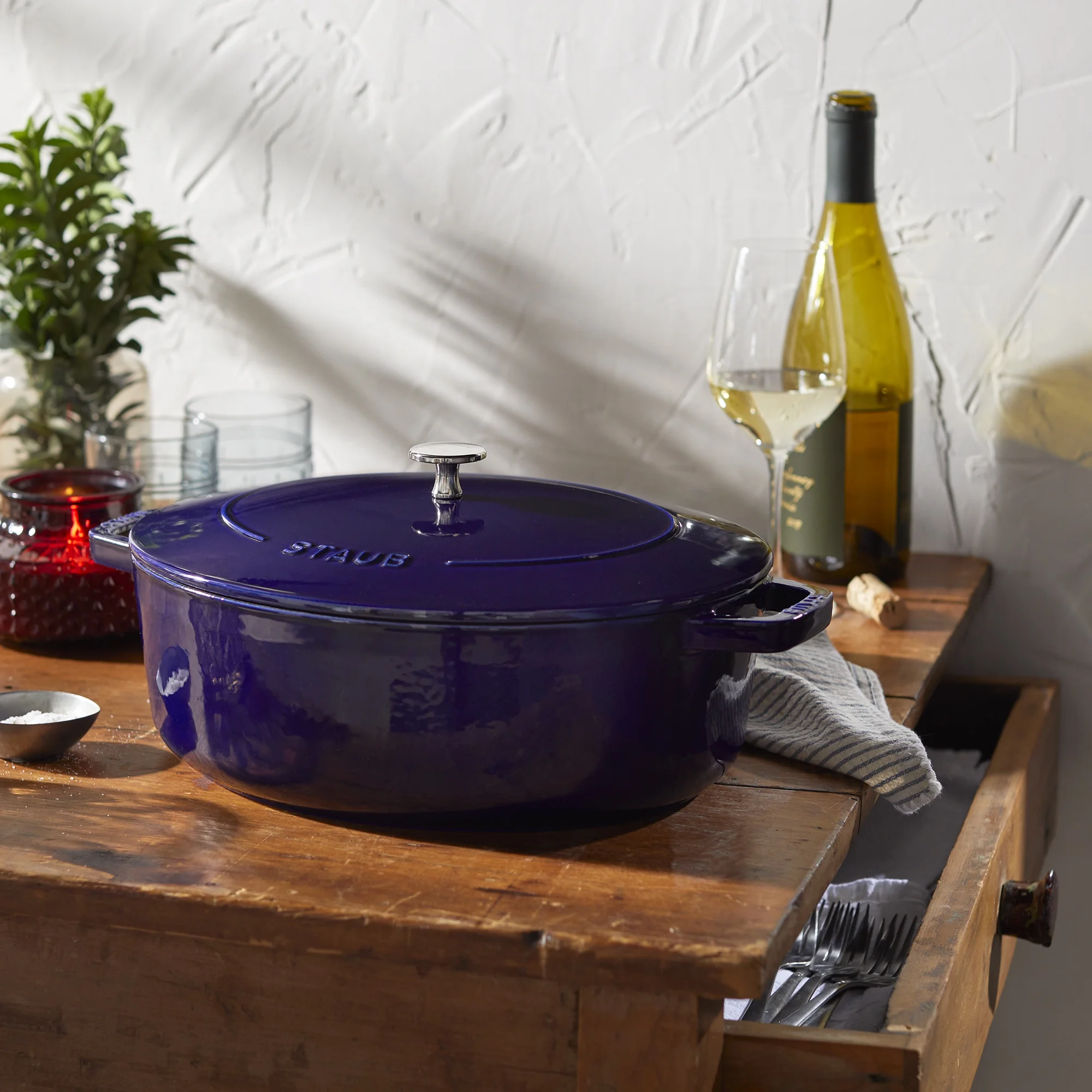 Staub Cast Iron 6.25-qt Shallow Oval Dutch Oven - Citron