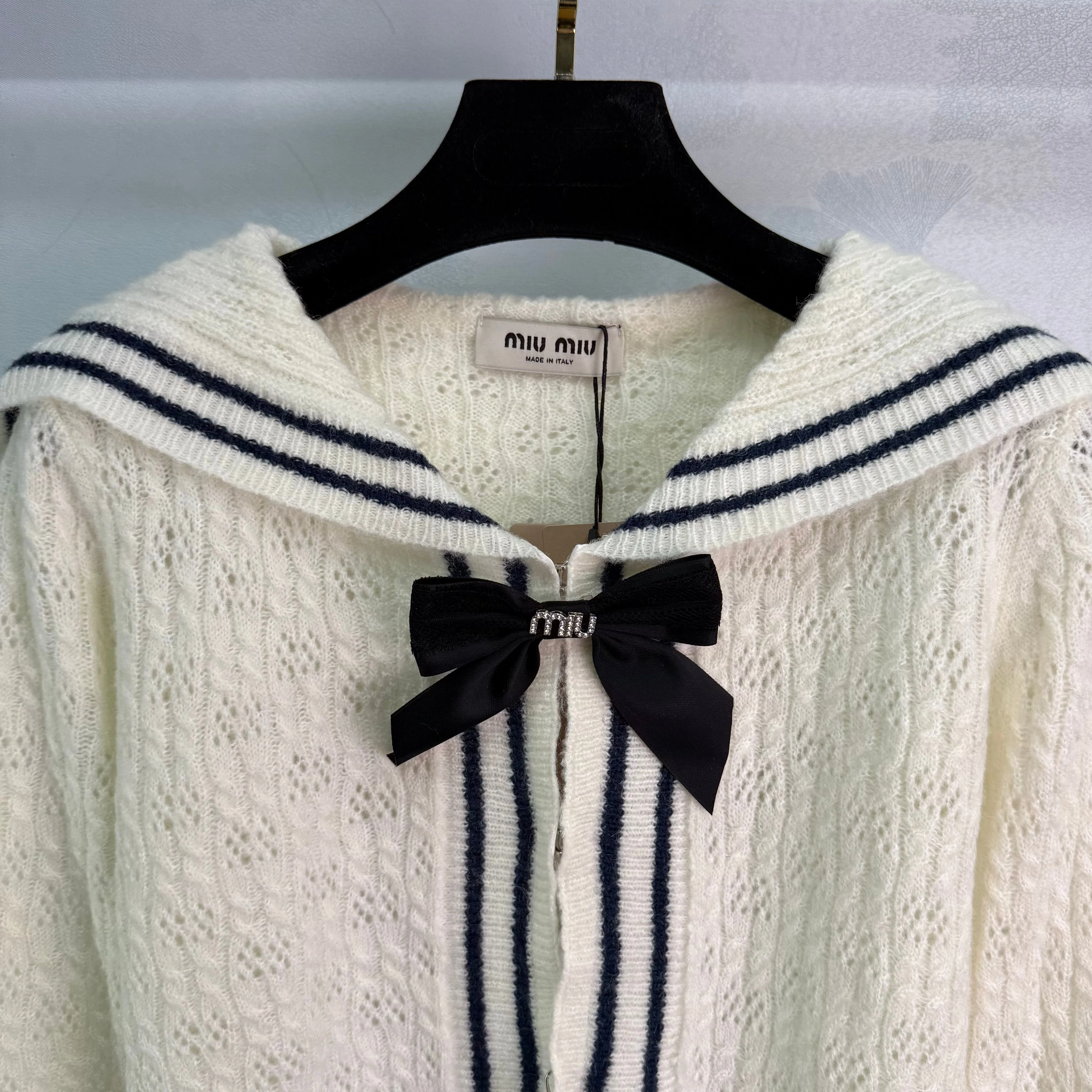 Navy collar knitted cardigan