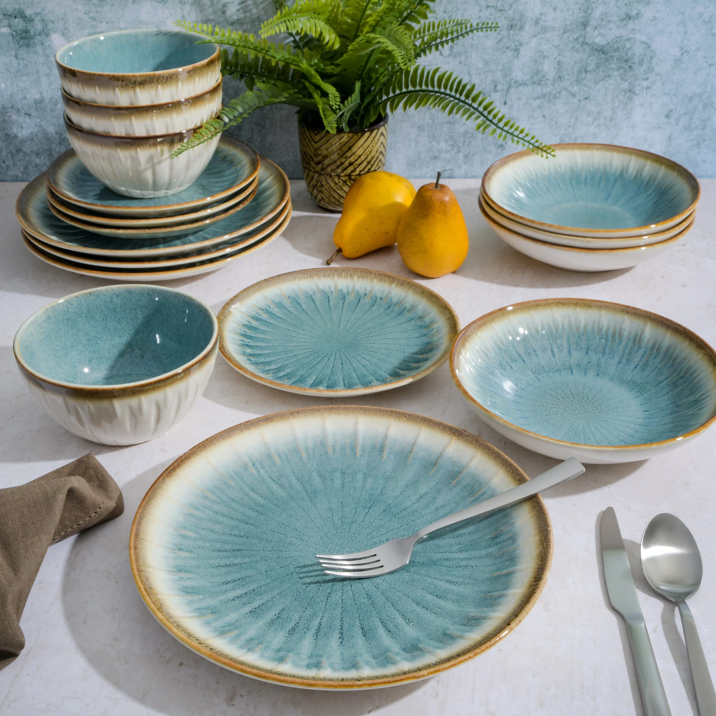 Gibson Elite Mayfair Bay 16 Piece Double Bowl Embossed Reactive Dinnerware a?? Blue
