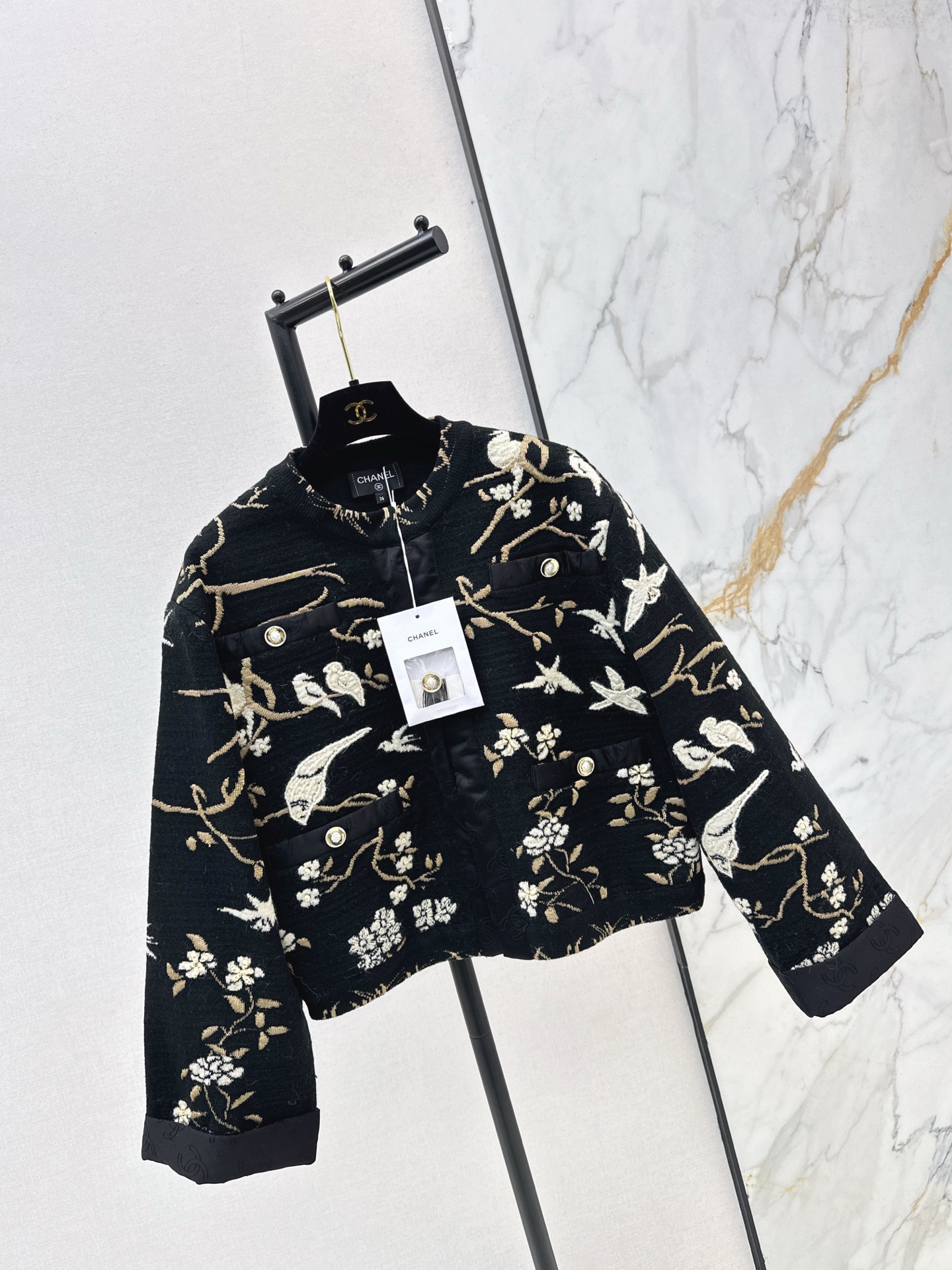New heavy-duty embroidered jacquard coat