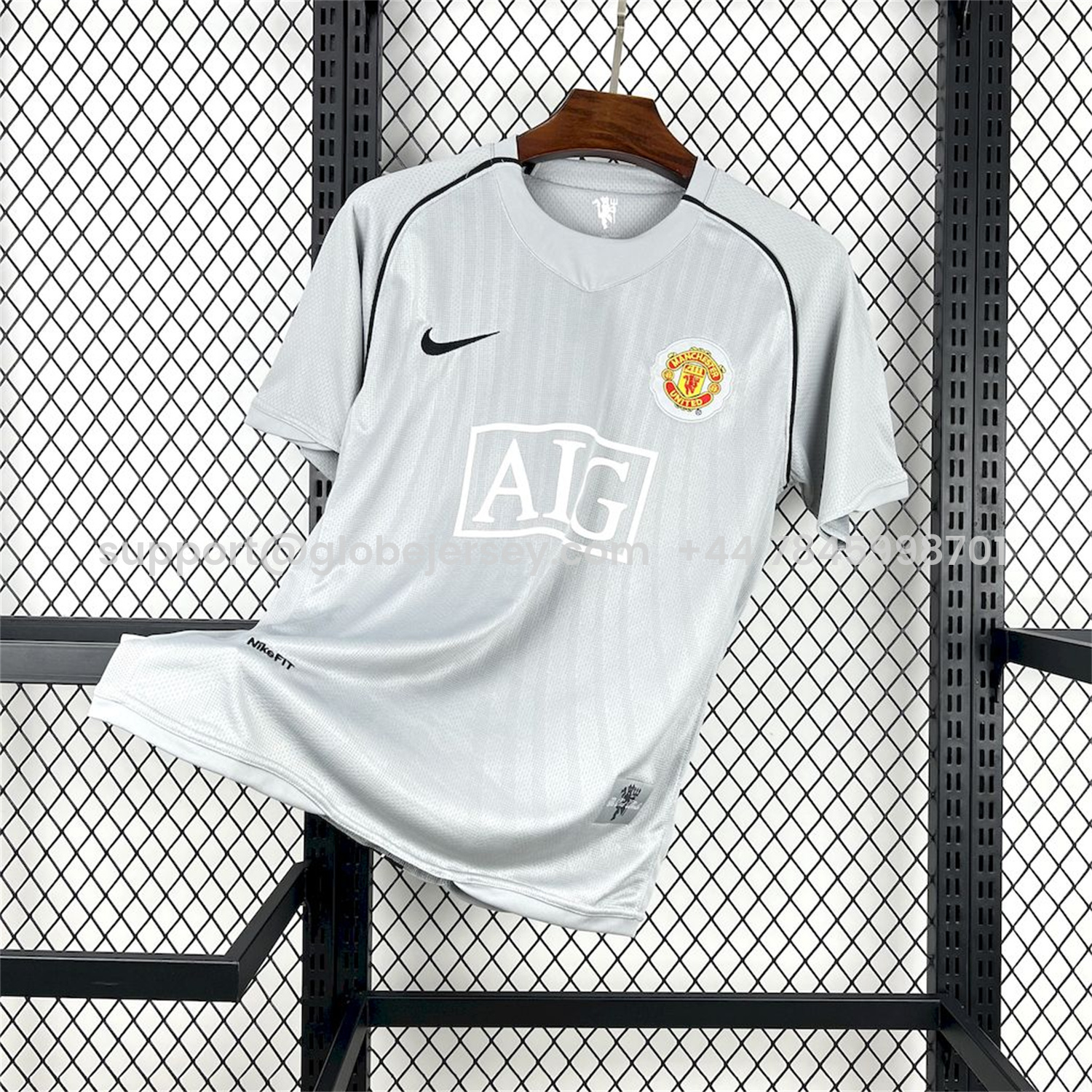 Retro Manchester United 2007-08 Grey Goalkeeper Jersey