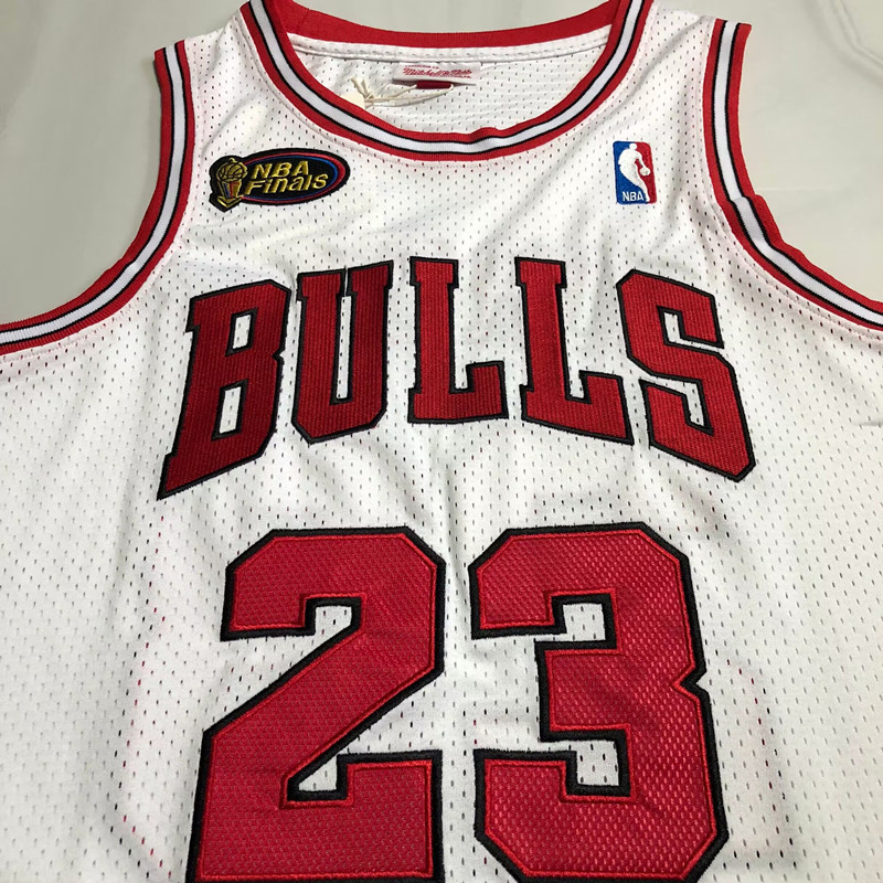 Michael Jordan Chicago Bulls 23 White MN