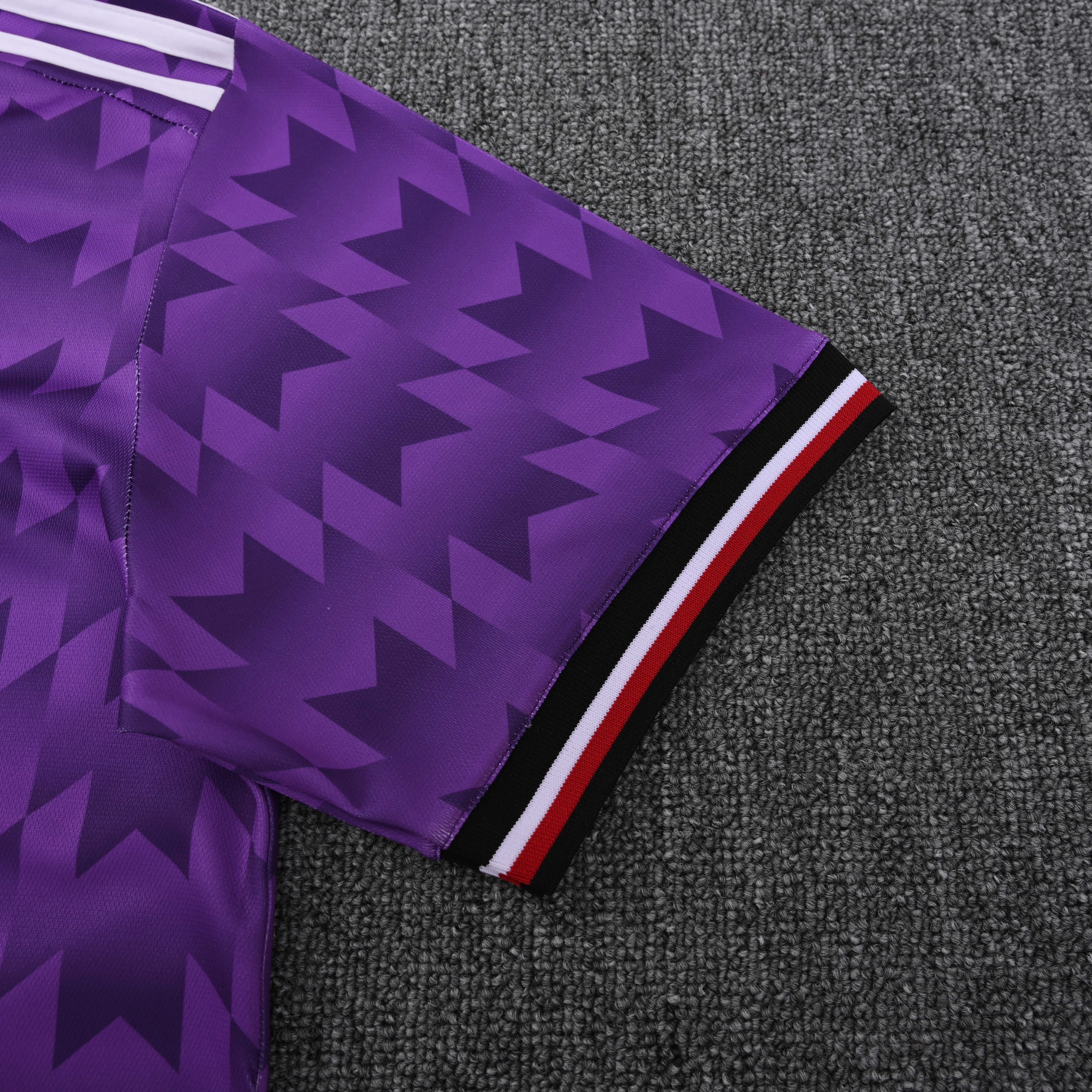 25-26 Manchester United (Polo Shirt) Purple Training Jersey - Fan Edition