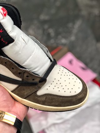 Jordan 1 Retro High Travis Scott