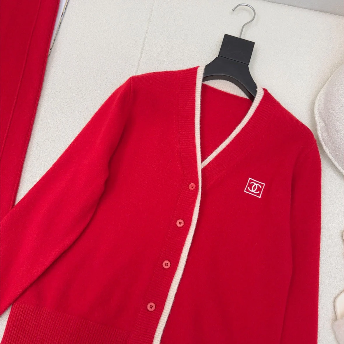 The latest lazy-style wool suit