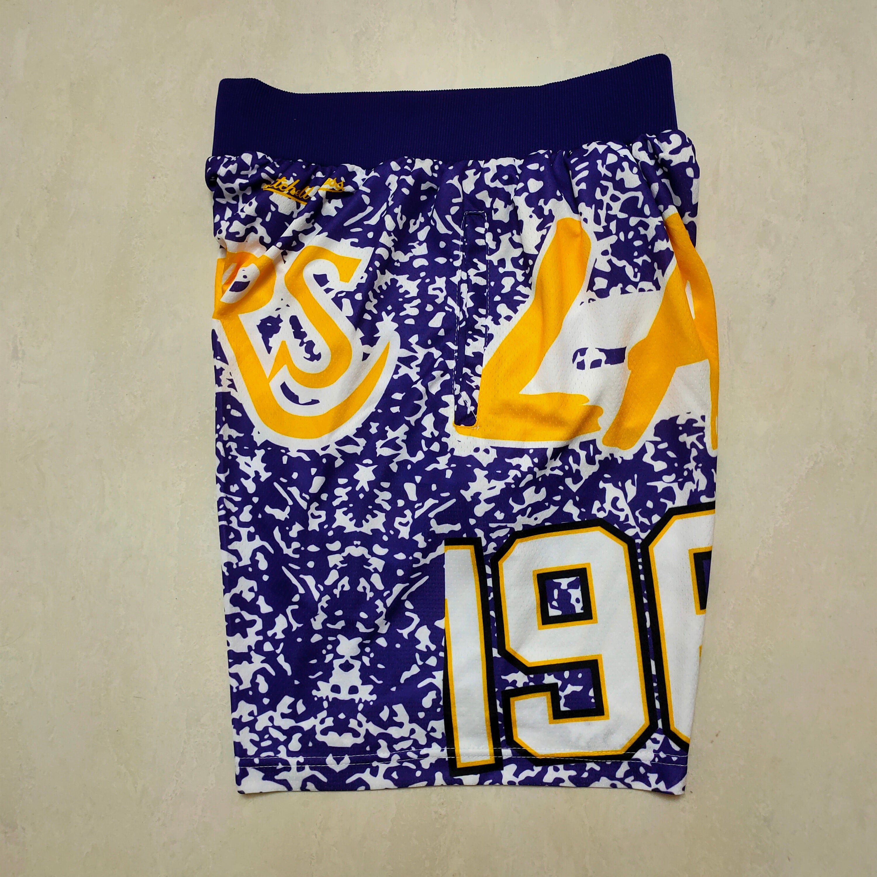 Los Angeles Lakers mitchellNess mN large team logo basketball sweatpants