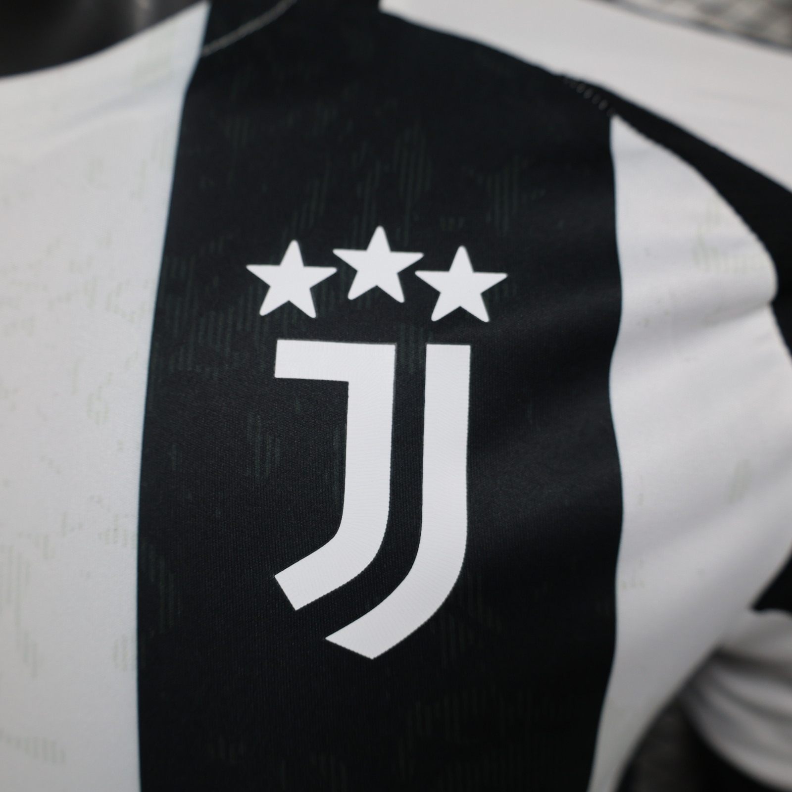 2024/25 Juventus Home Shirt - Player Edition