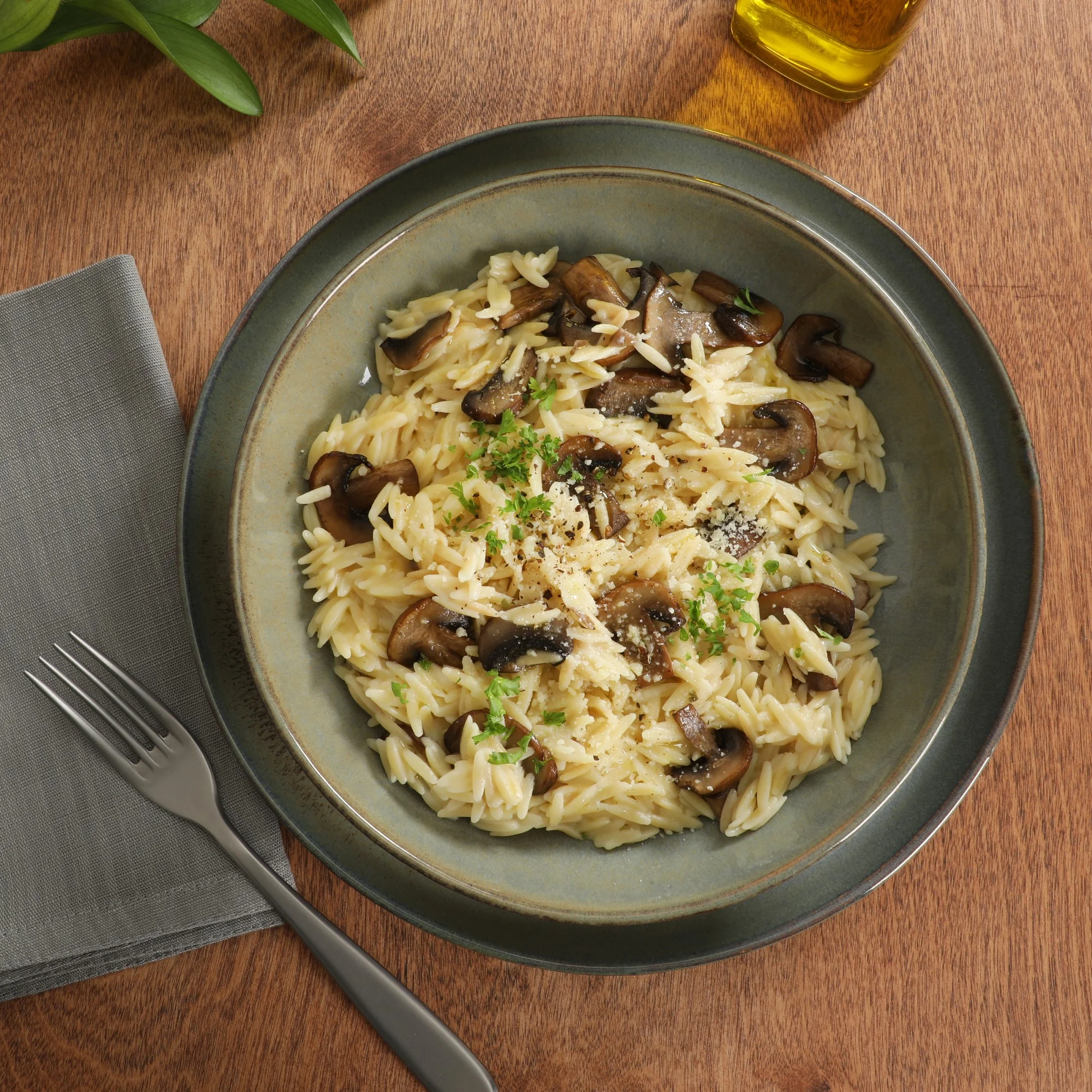 Gibson Elite Berea 16 Piece (Service for 4) Plates and Bowls Stoneware Dinnerware Set -Taupe