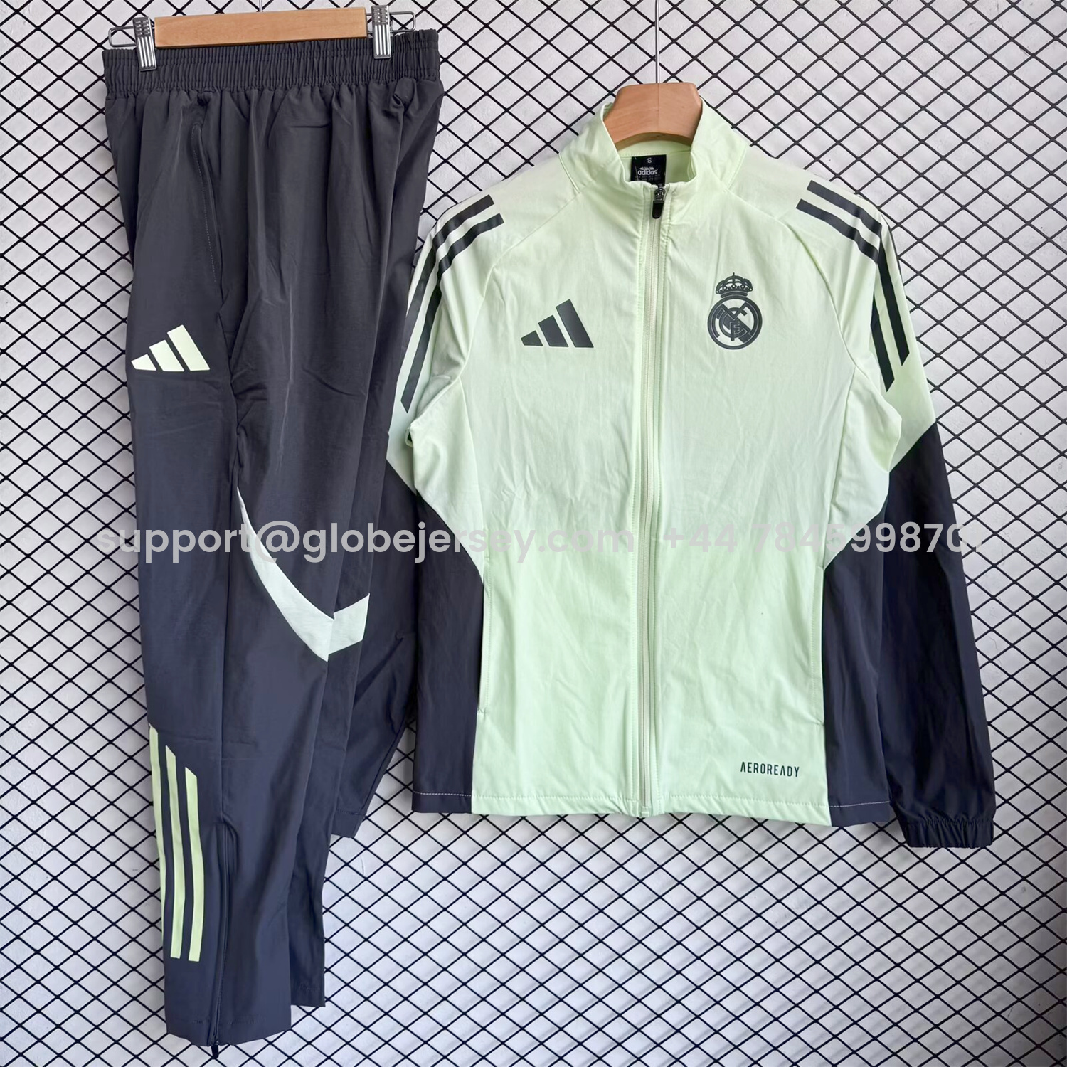 Real Madrid 25-26 Windbreaker Training Set - Green Top and Black Pants