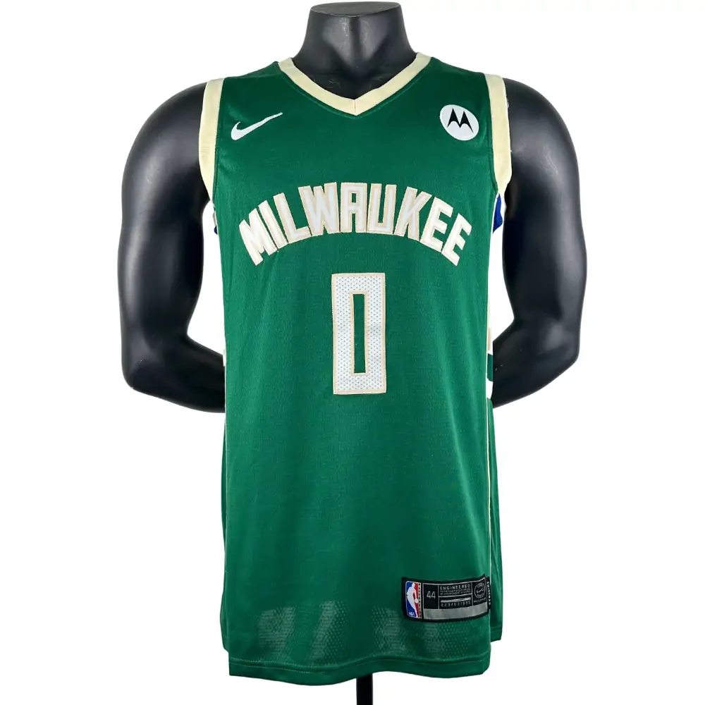 Embroidered Bucks V-neck Green No. 0 Lillard