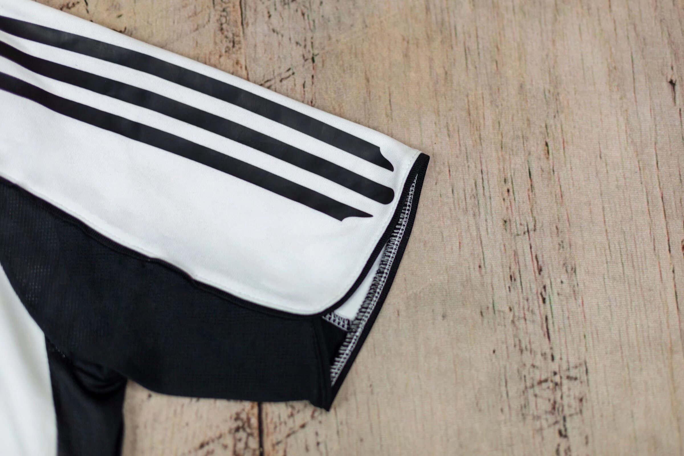 2005/06 Newcastle United Home Shirt