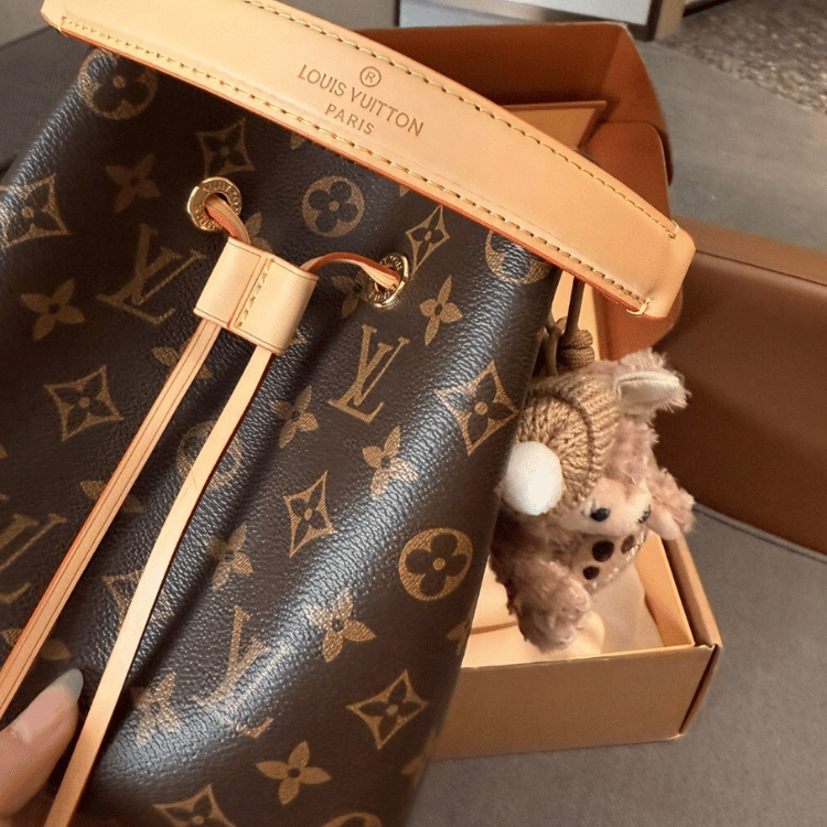 Louis Vuitton Néonoé BB Monogram 7.9 Inches
