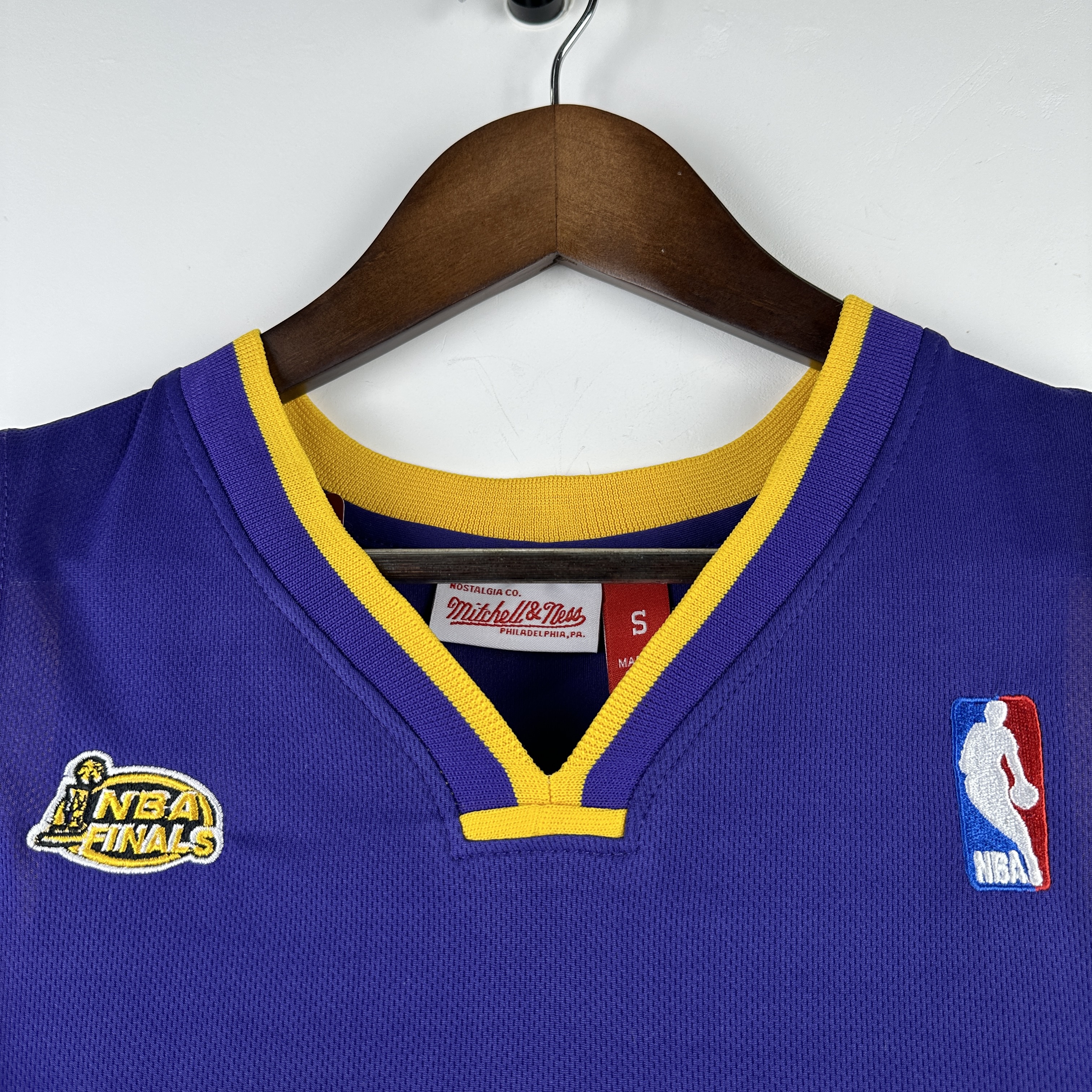 Embroidered MN Retro Jersey Lakers 00/01 Season V-neck Purple No. 8 Kobe