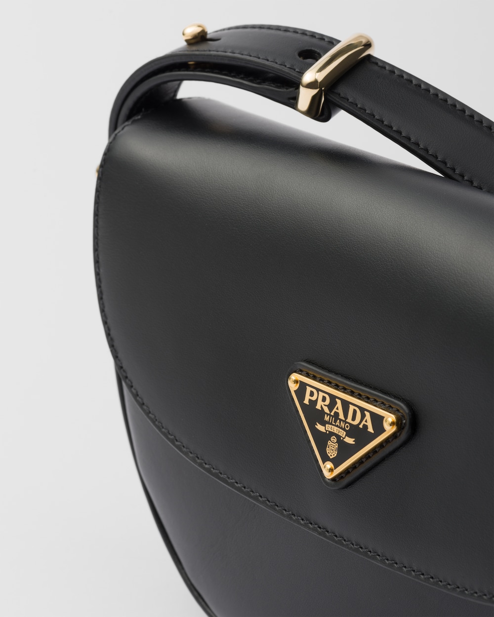 Arqu?? Leather Shoulder Bag With Flap