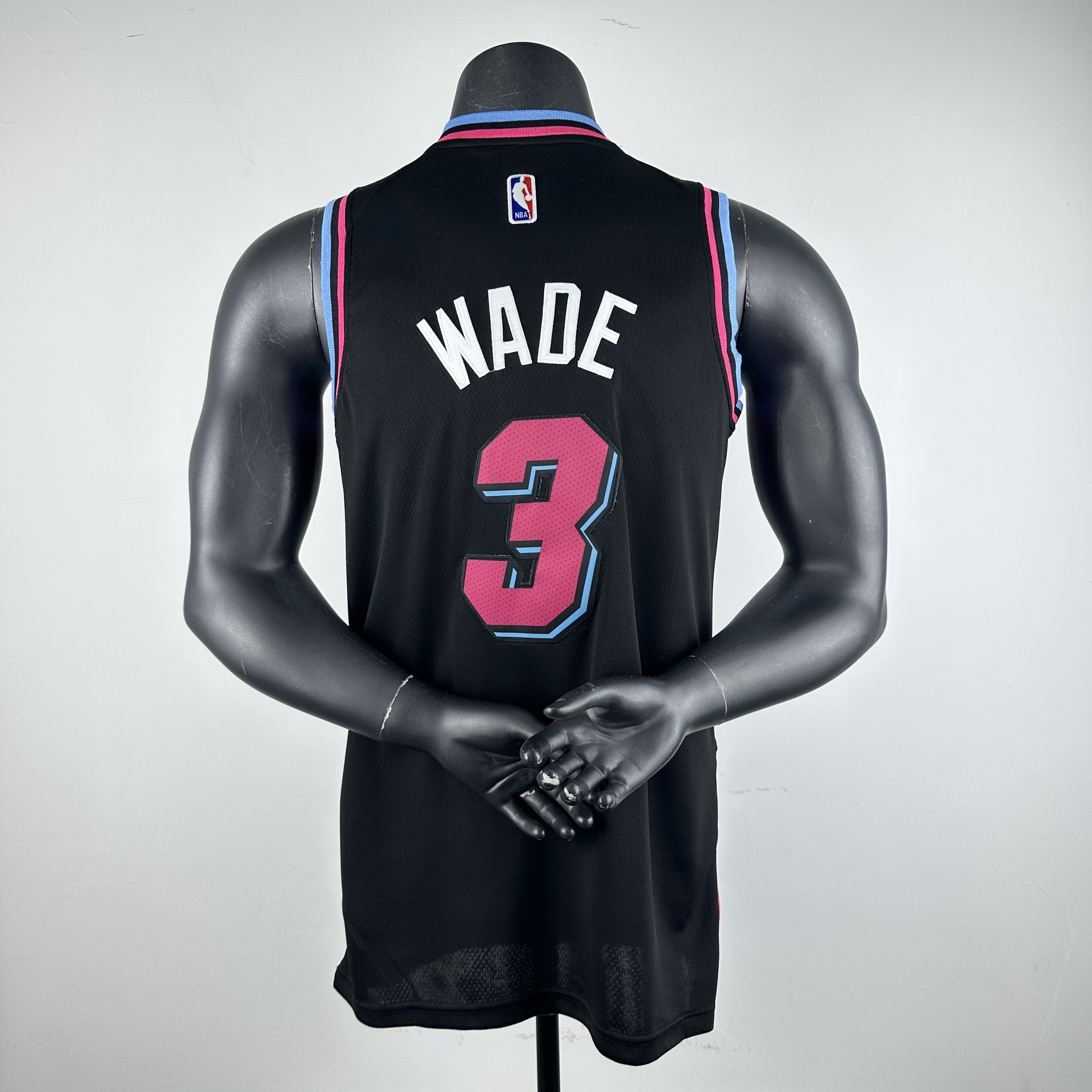 Embroidered Heat Crew Neck Black No. 3 Dwyane Wade