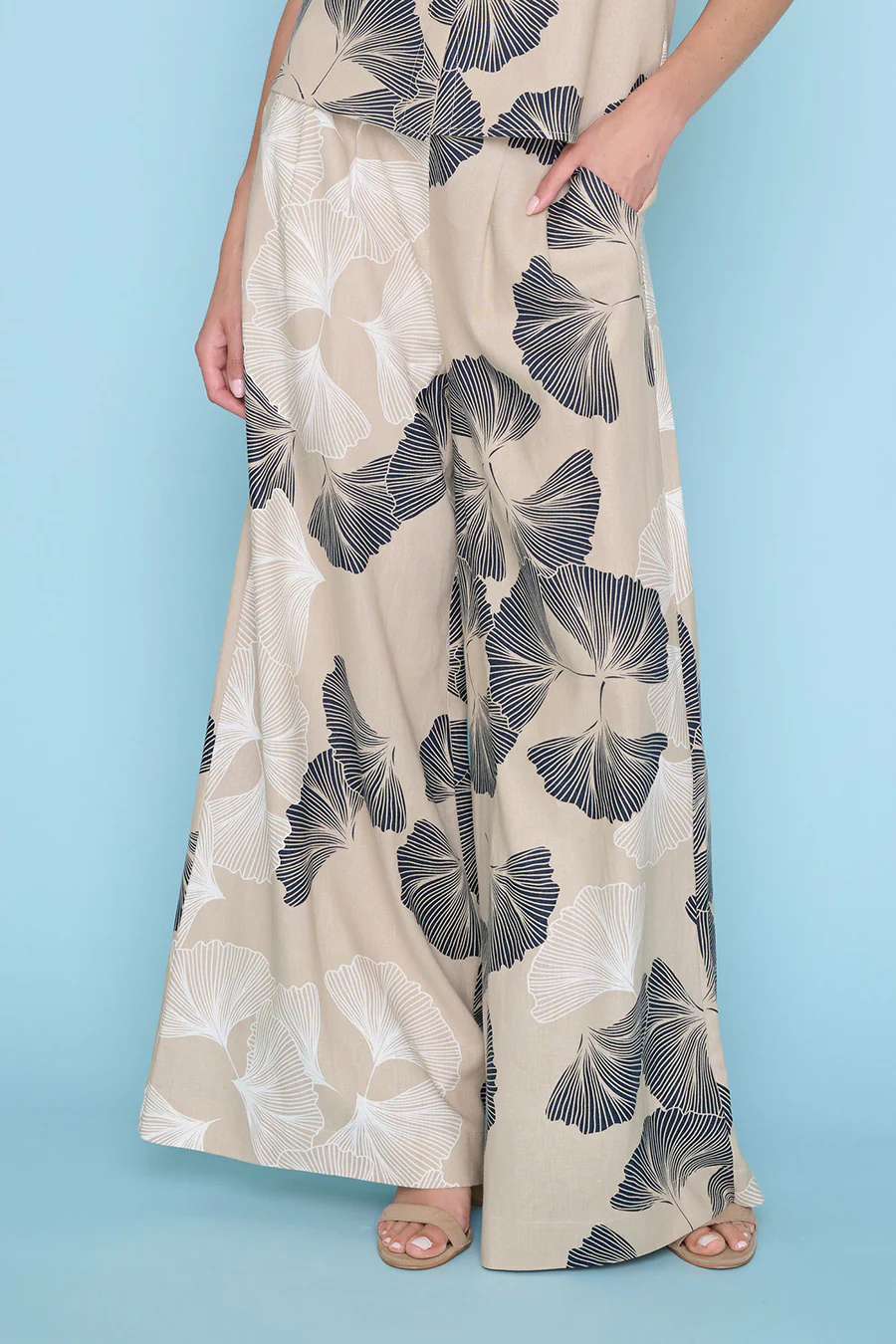 Wide-Leg Pleated Regular-Length Pants