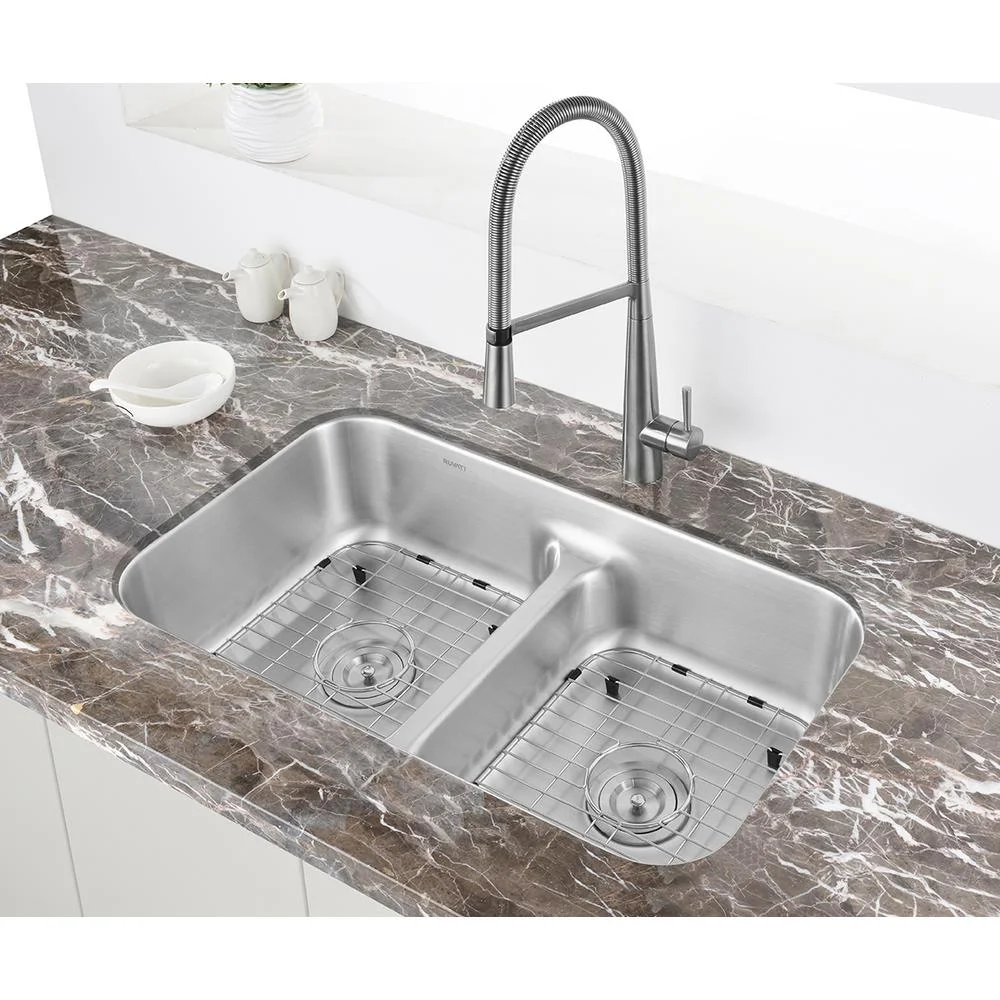 Ruvati 32-inch Low-Divide 50/50 Double Bowl Undermount 16 Gauge Kitchen Sink