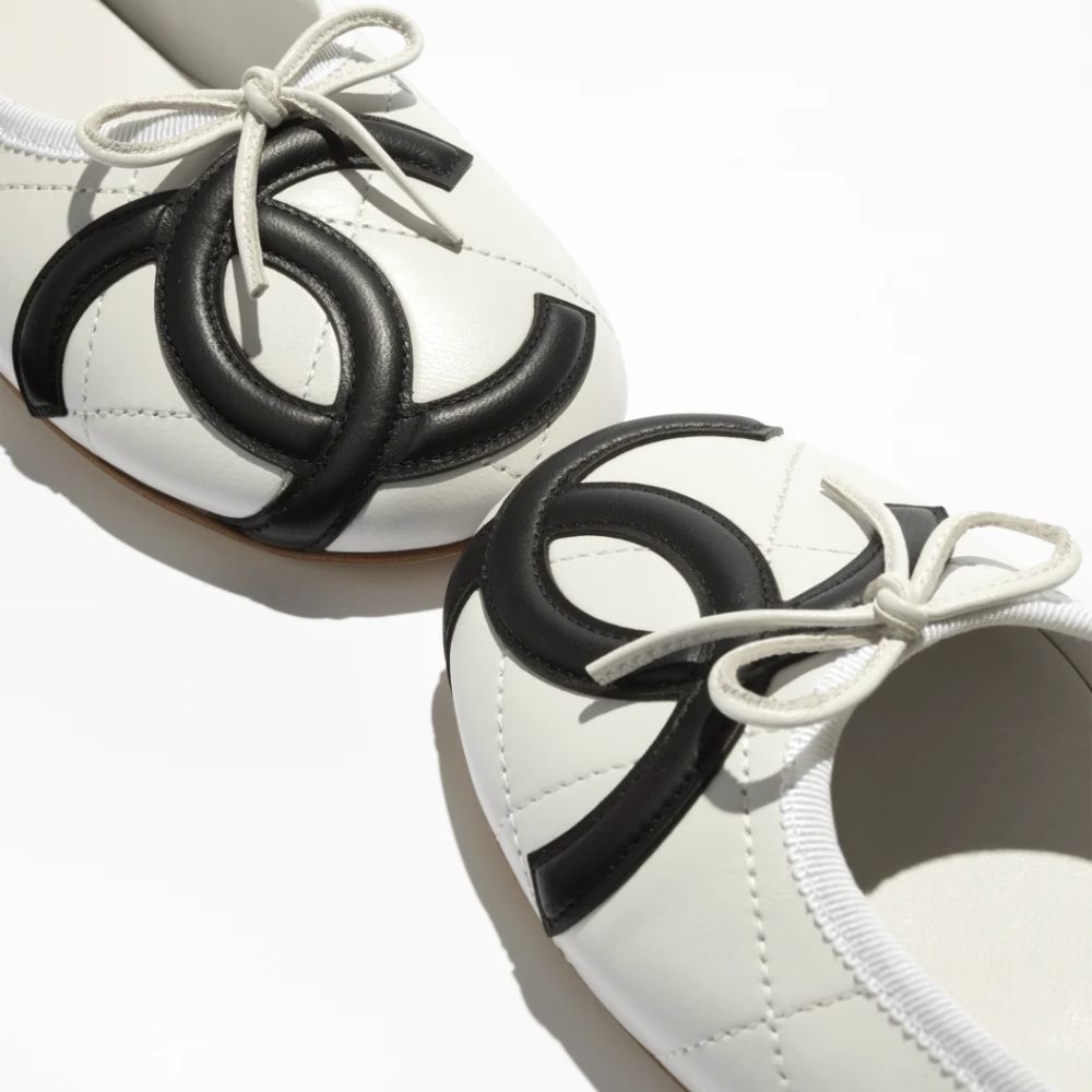 Chanel Coco Beach 2026 Ballerina White & Black