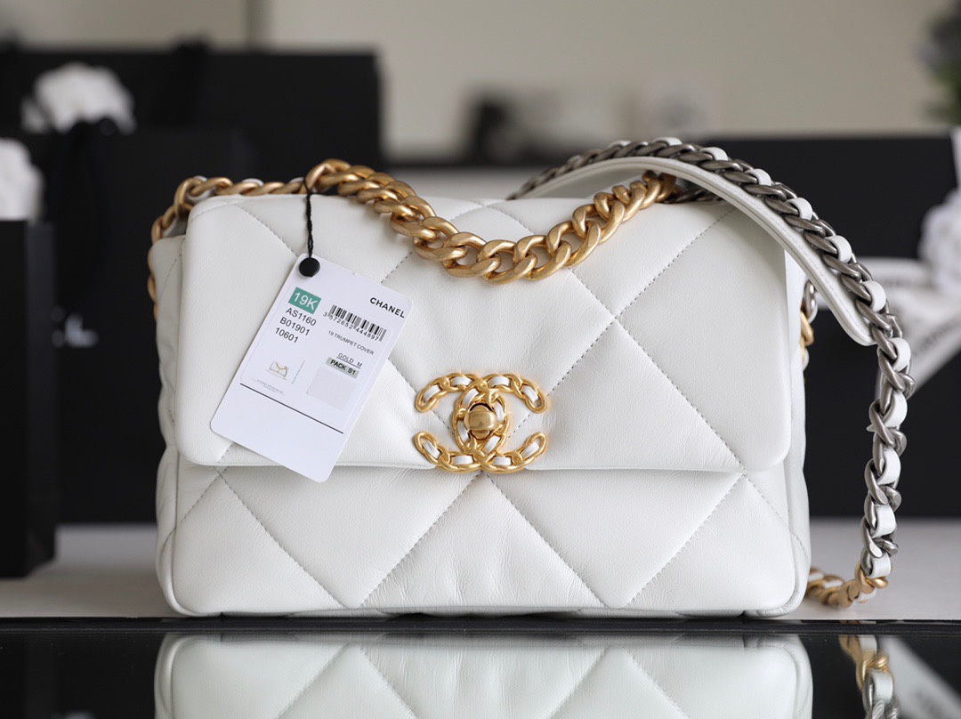 [15A] Chanel 19 Flap Bag