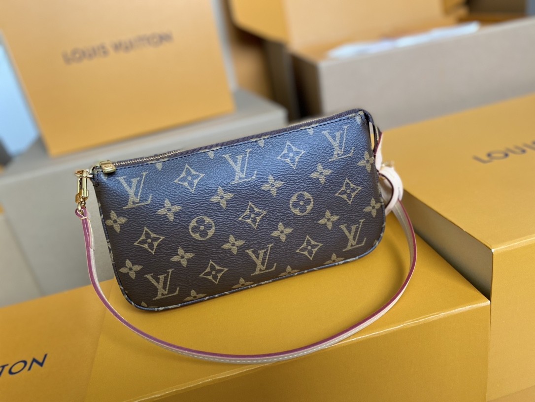 LV Pochette Accessoires M82766