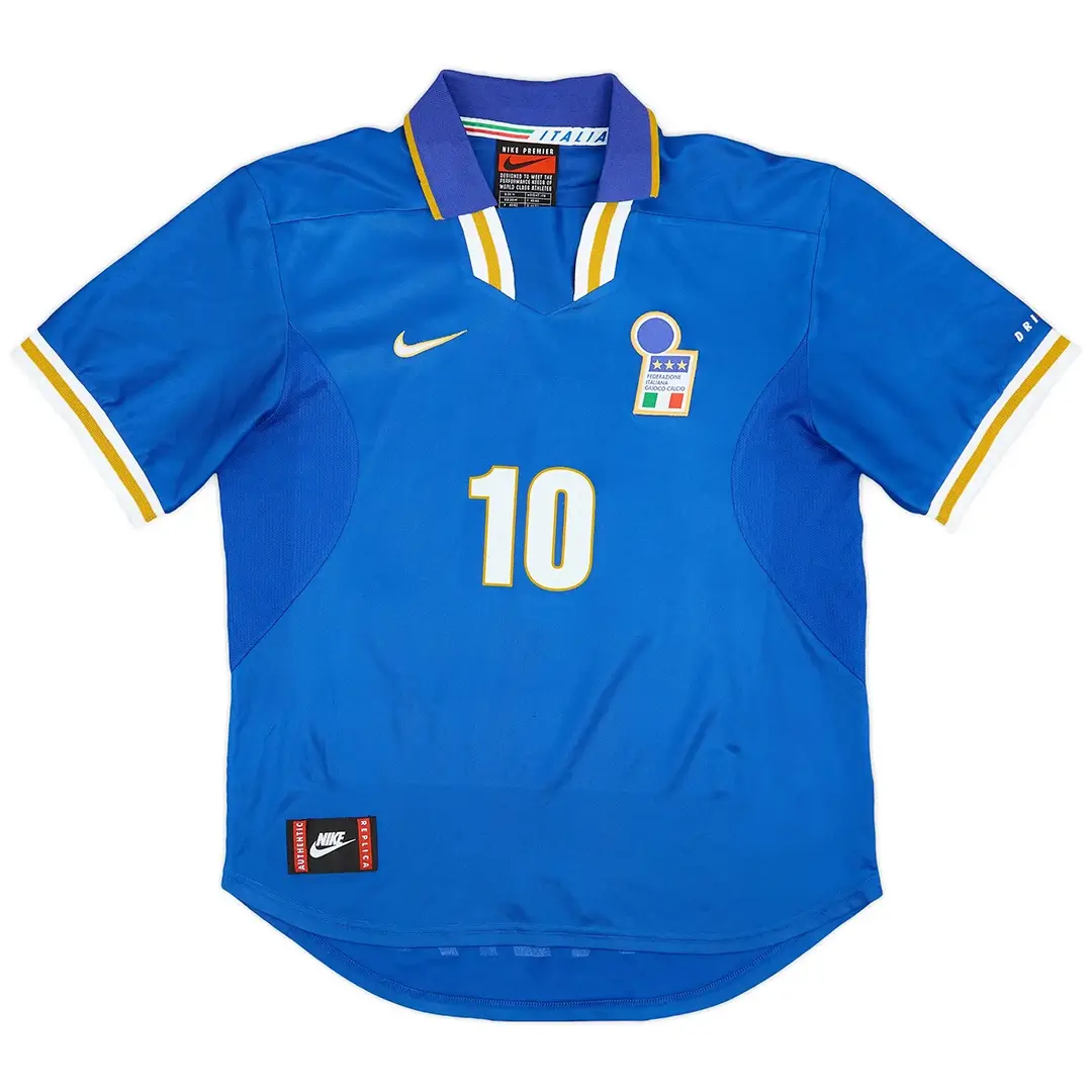 Albertini #10 Italy 1996 Home Retro Football Jersey
