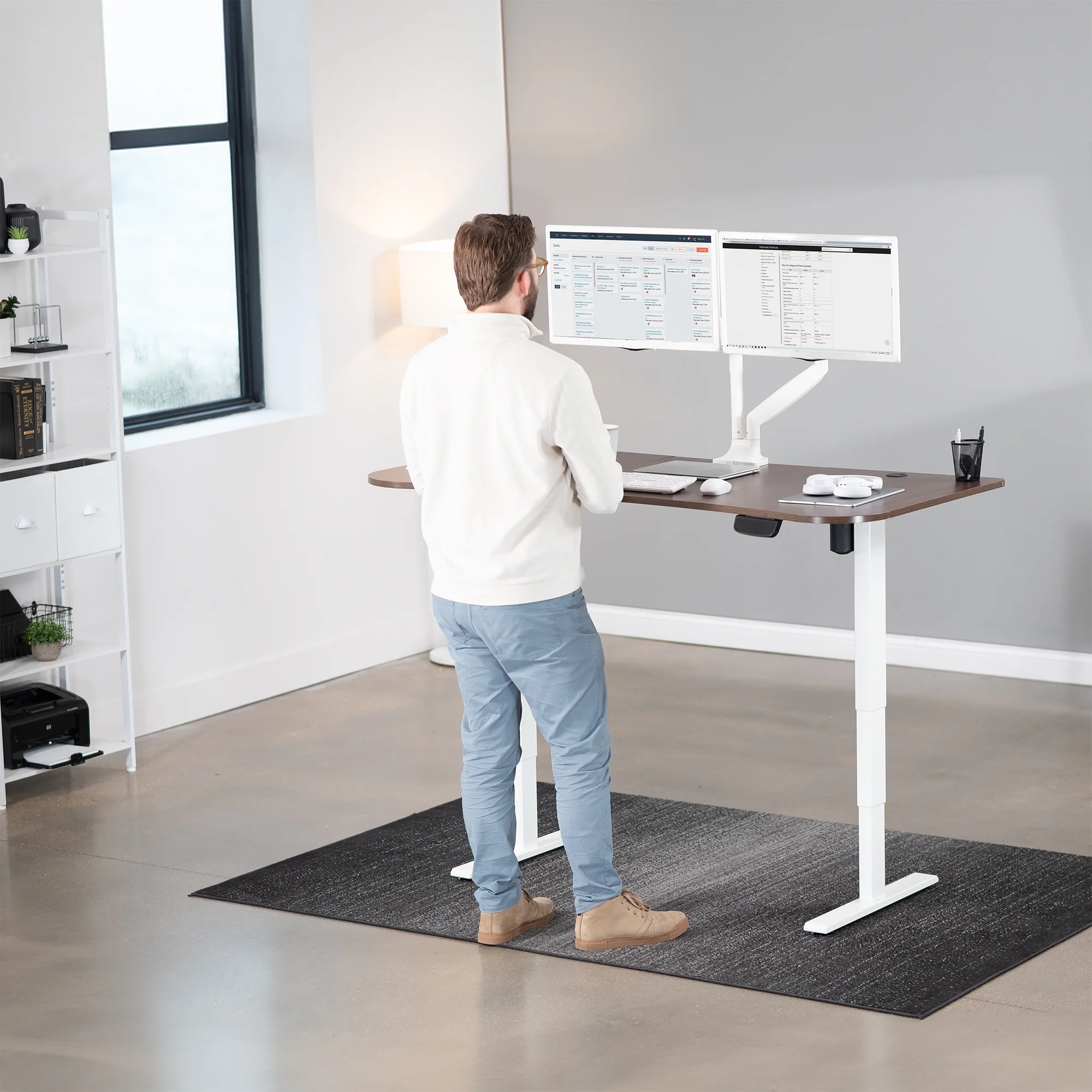 VIVO Reclaimed Wood / Black 63�?x 32�?Electric Height Adjustable Stand Up Desk