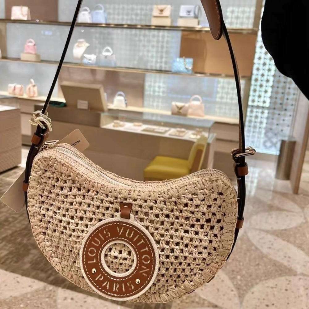 Louis Vuitton Croissant Mm Natural 10.2 Inches M24811